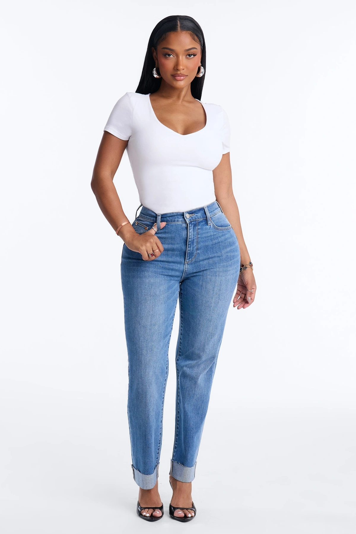 Salinas Curvy Stretch Straight Leg Jeans - Medium Wash — Ganga de lavagem média