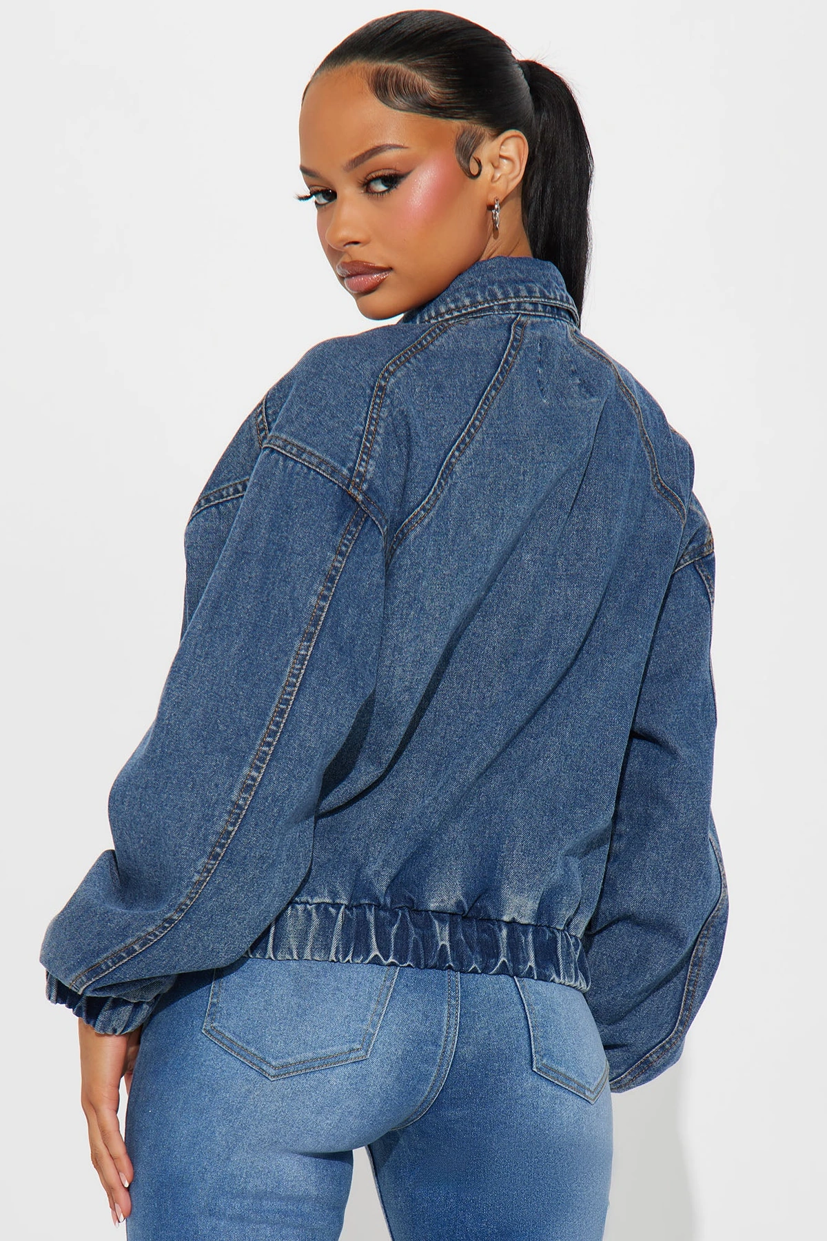 Such Big Talk Denim Bomber Jacket - Dark Wash — Ganga de lavagem escura