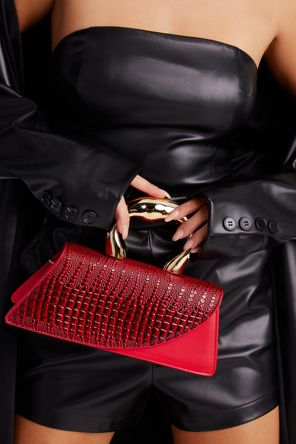 Luxe Scales Embossed Croc Clutch - Red — Vermelho