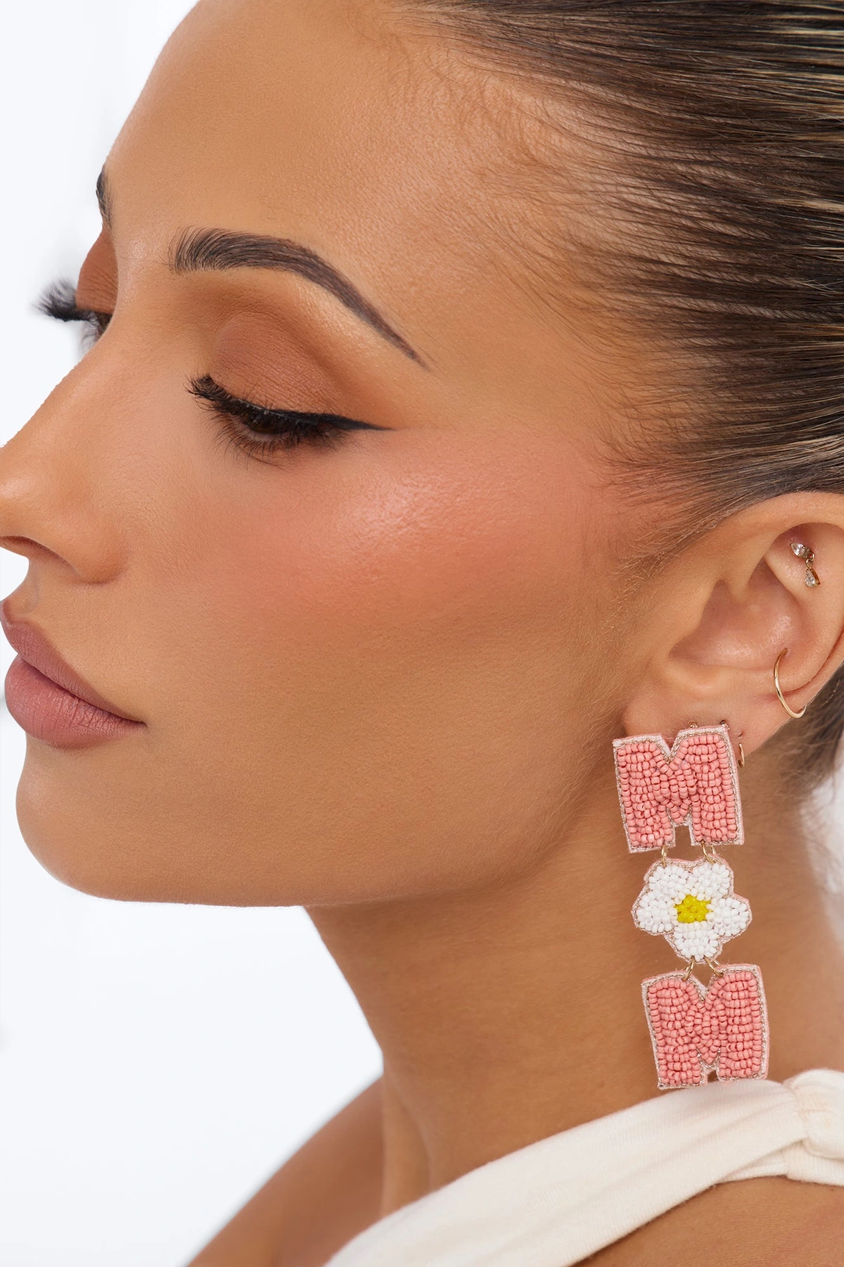 Mom Beaded Earrings - Pink — Rosa