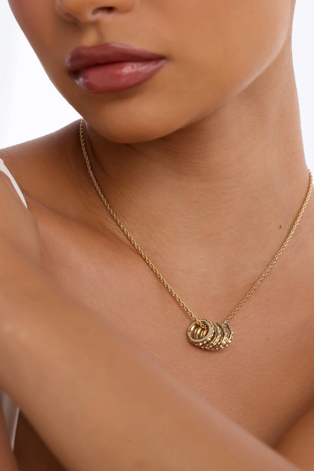Take A Chance Necklace - Gold — Dourado