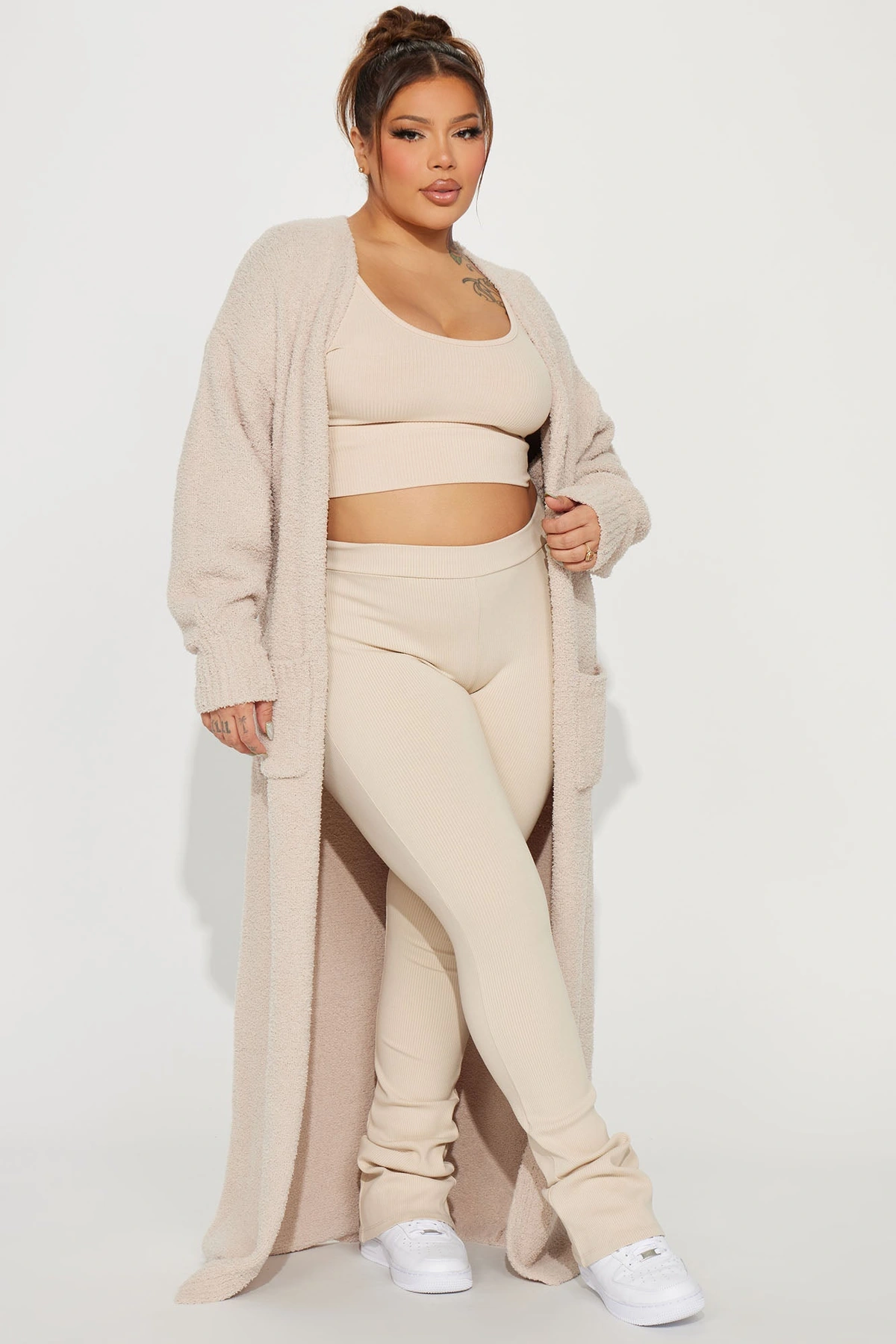 Living In It Cardigan - Taupe — Bege acinzentado