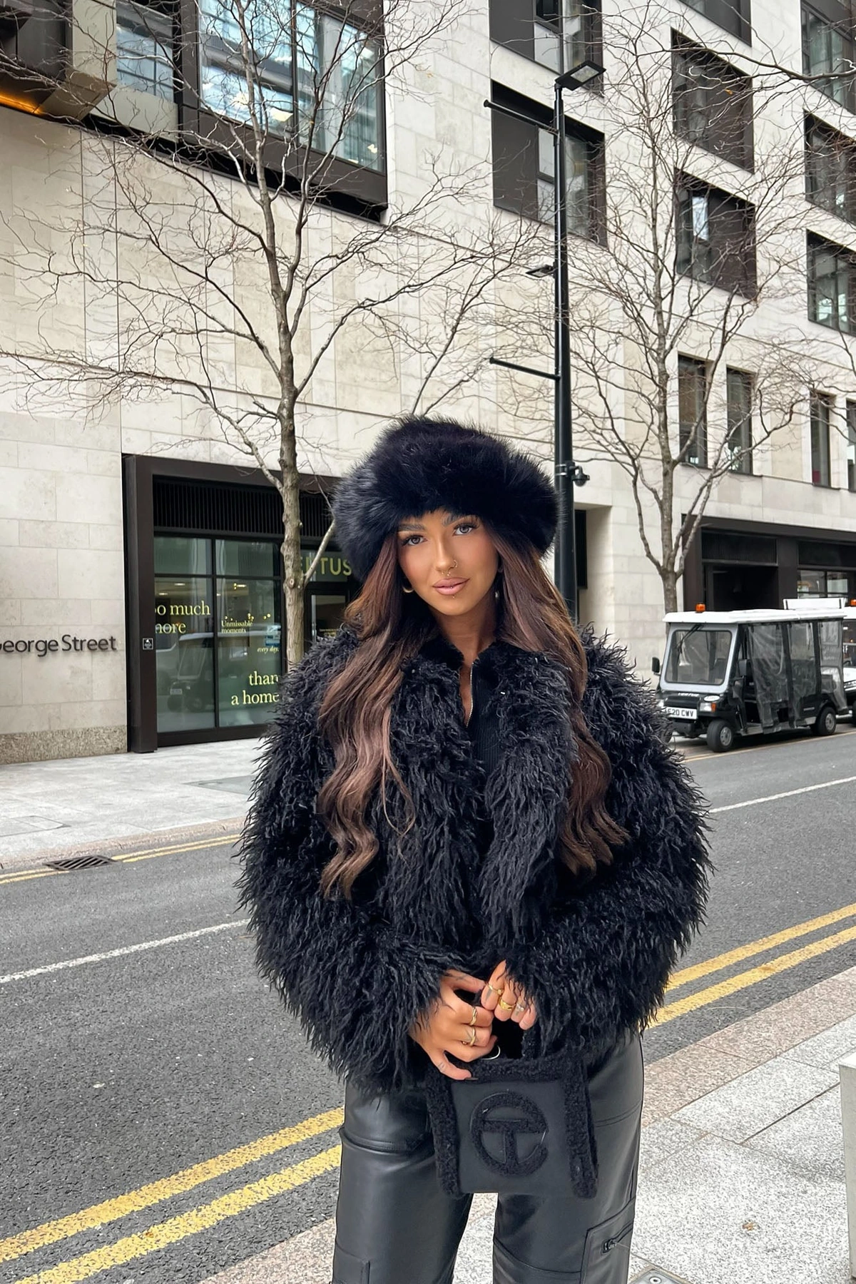 Sydney Faux Fur Coat - Black — Preto