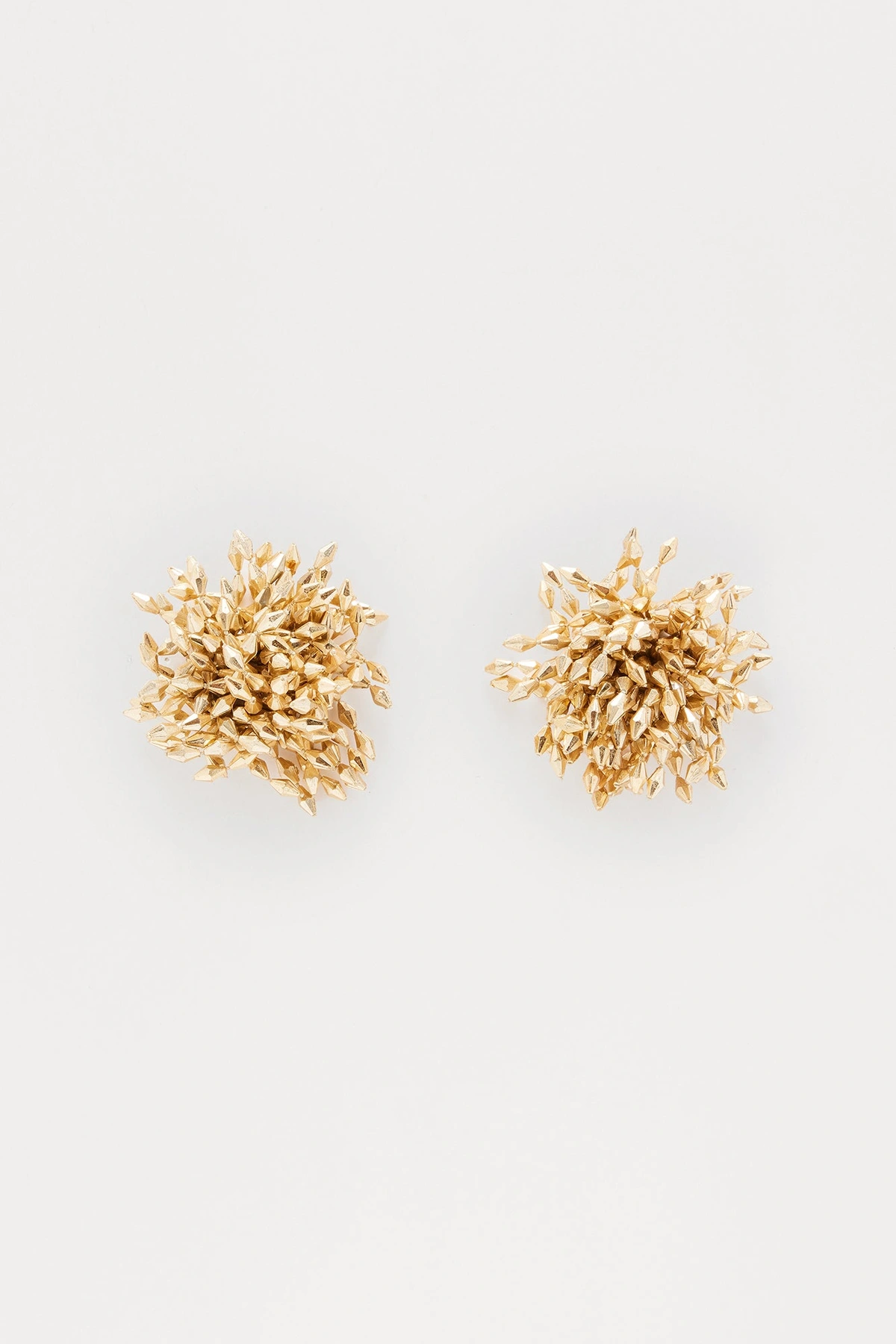 Feel The Rush Beaded Drop Earrings - Gold — Dourado
