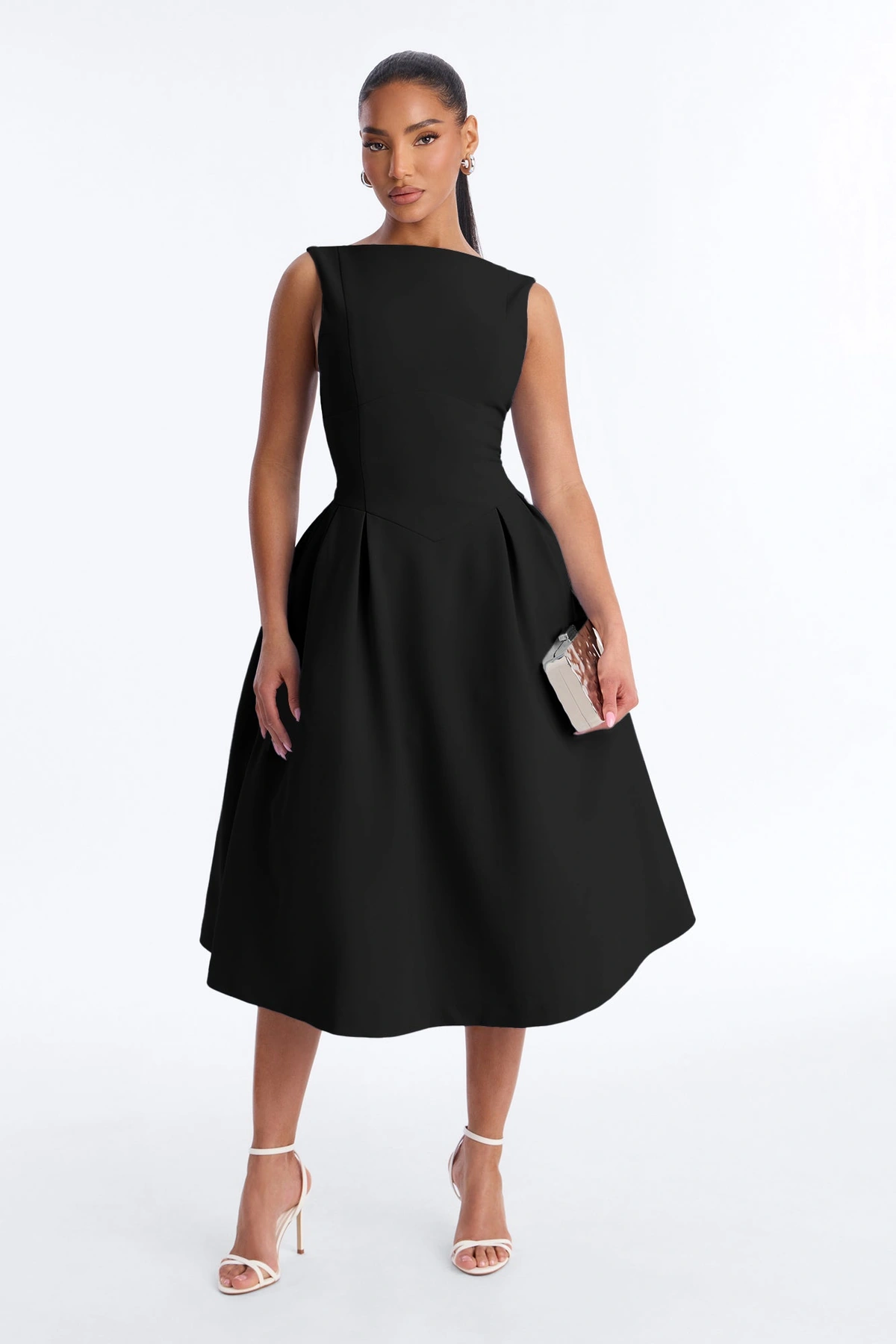 Anika Pleated Midi Dress - Black — Preto
