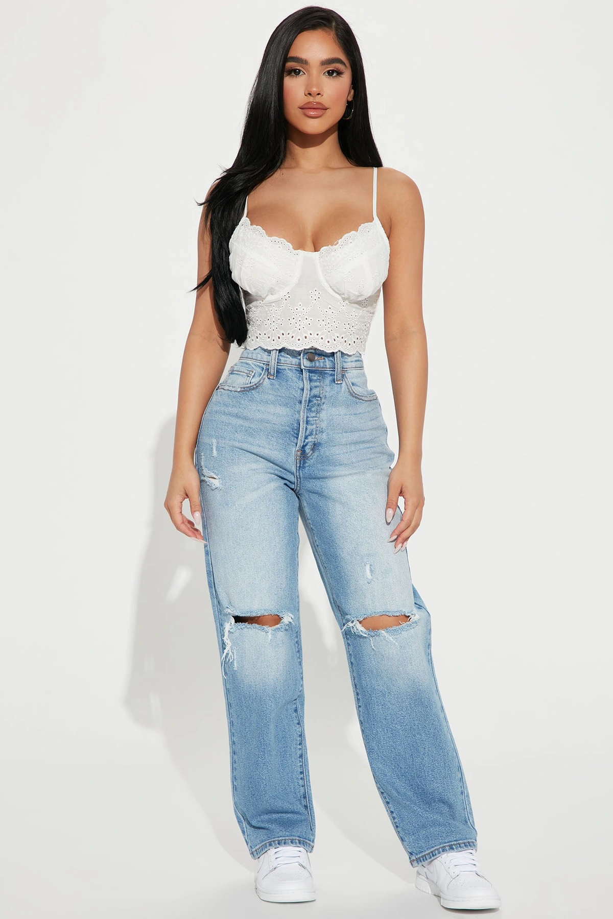 Petite As You Please Ripped Straight Leg Jeans - Light Blue Wash — claro Azul lavagem