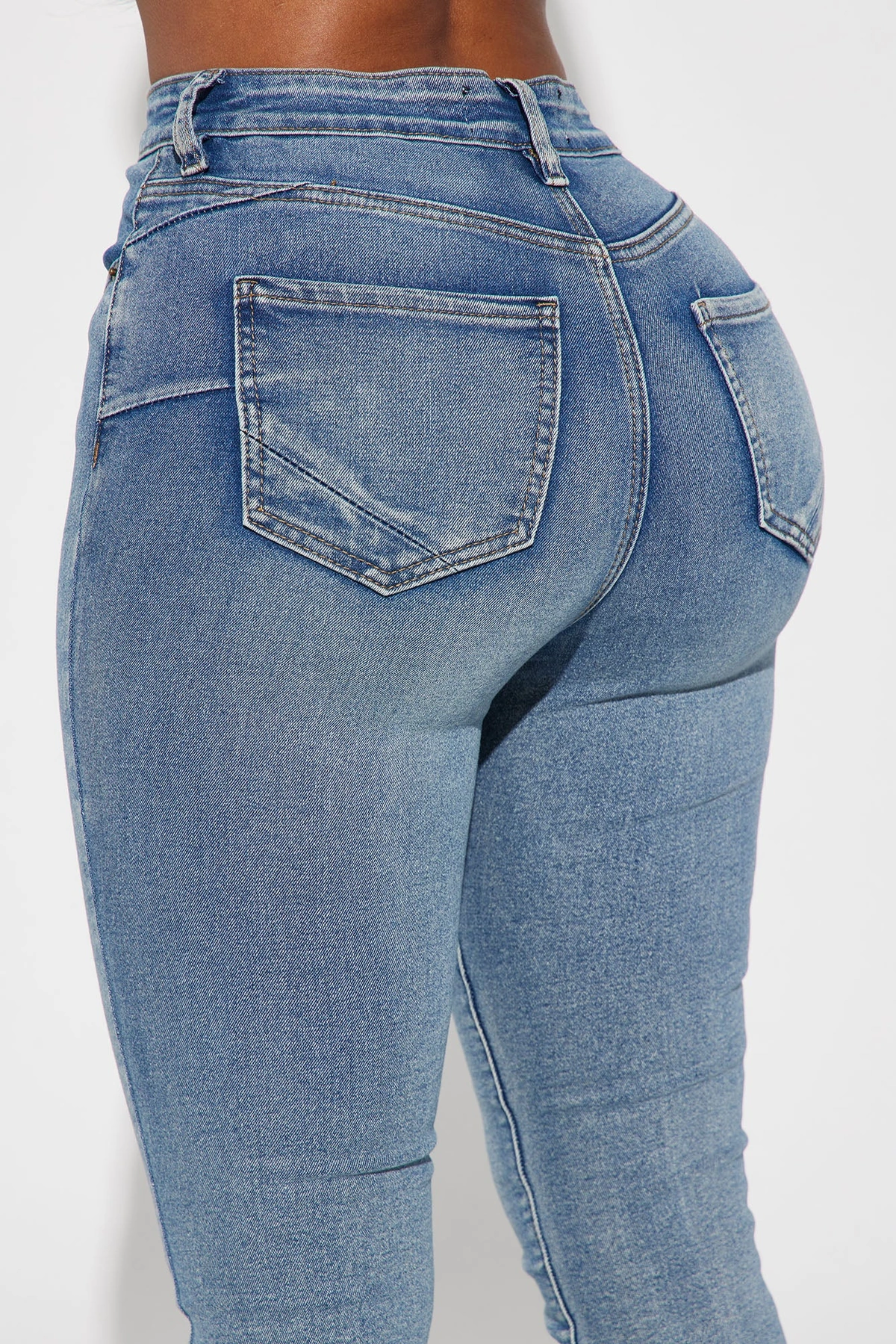 Gemma Sculpting Stretch Flare Jeans - Vintage Wash — Ganga de lavagem envelhecida