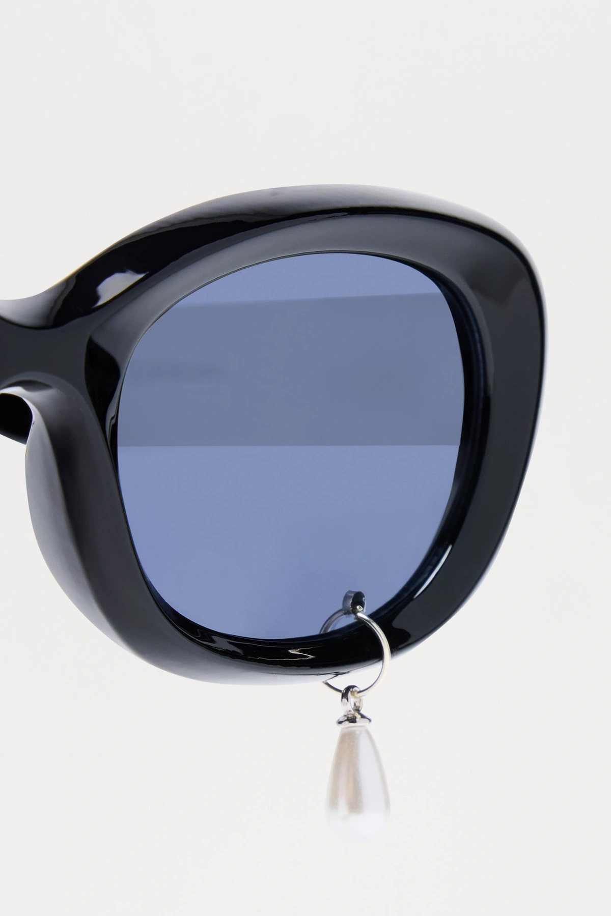 No Tears Sunglasses - Black — Preto