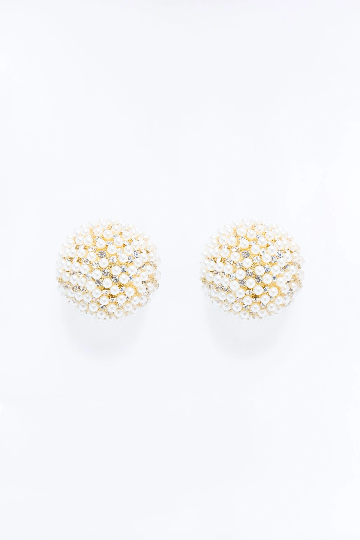 A Little Flirty Stud Earrings - White — Branco