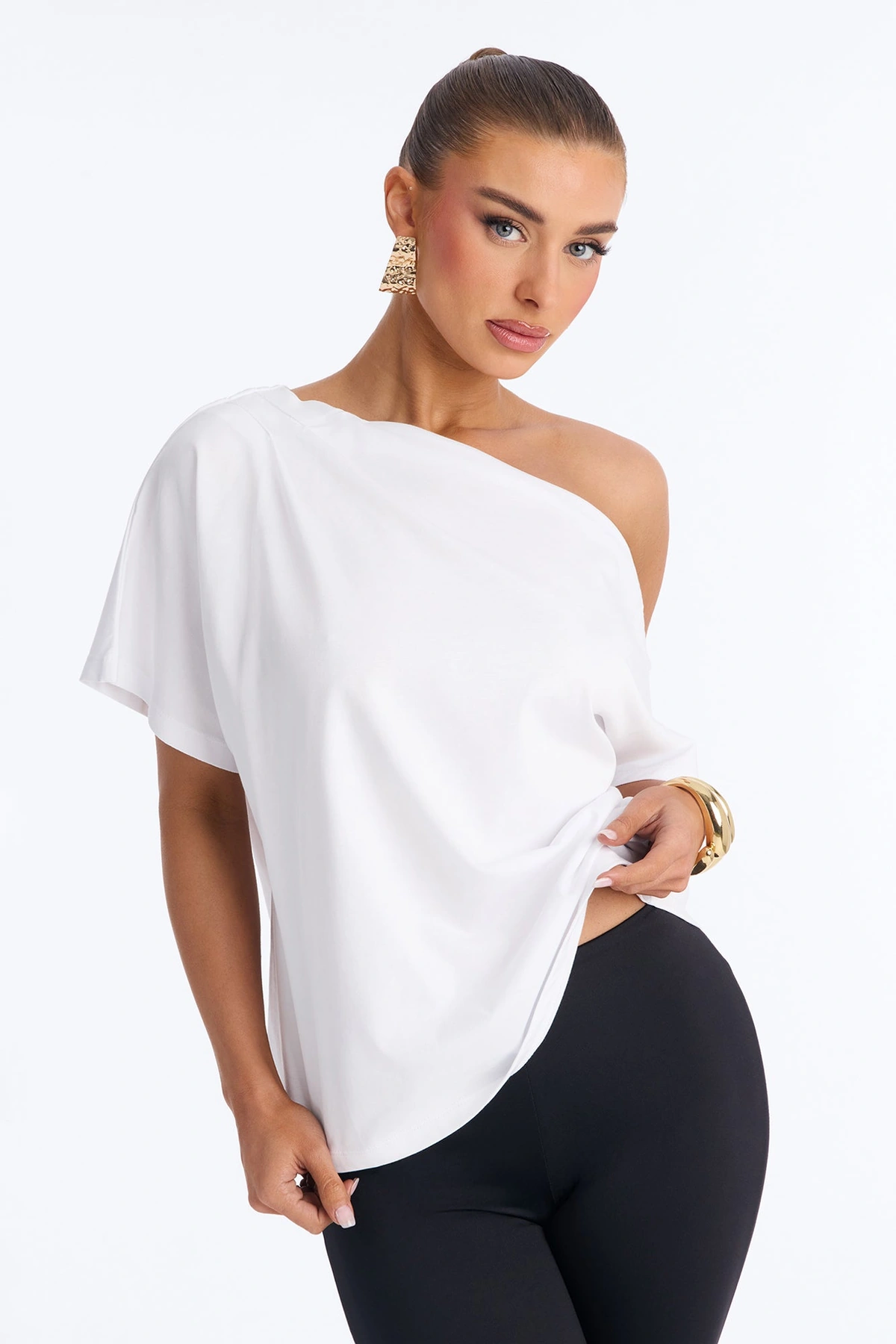 City Lounge Off Shoulder Short Sleeve T-Shirt - White — Branco