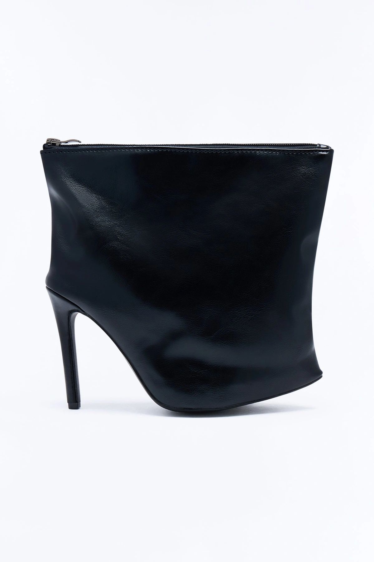 Sole Mate Faux Leather Clutch - Black — Preto