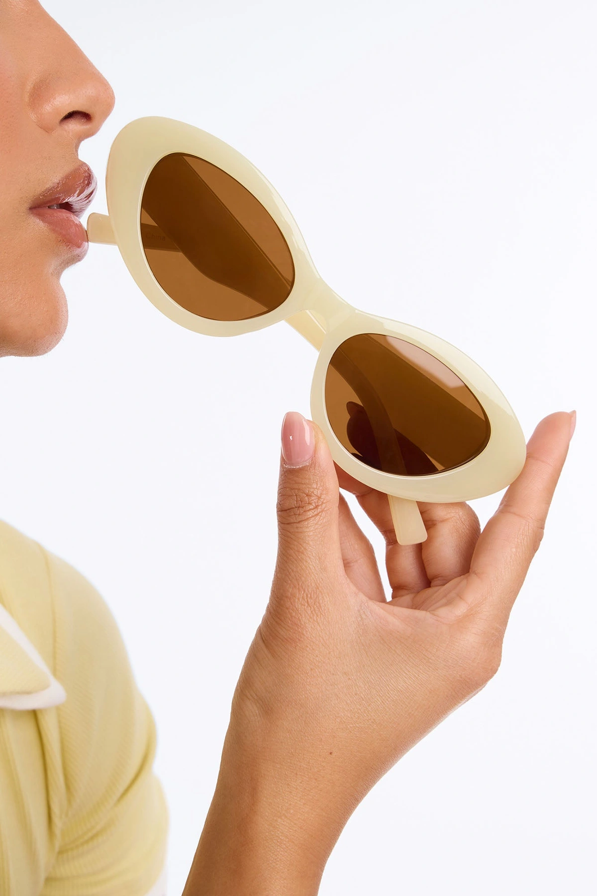 Rooftop Lunch Views Sunglasses - Yellow — Amarelo