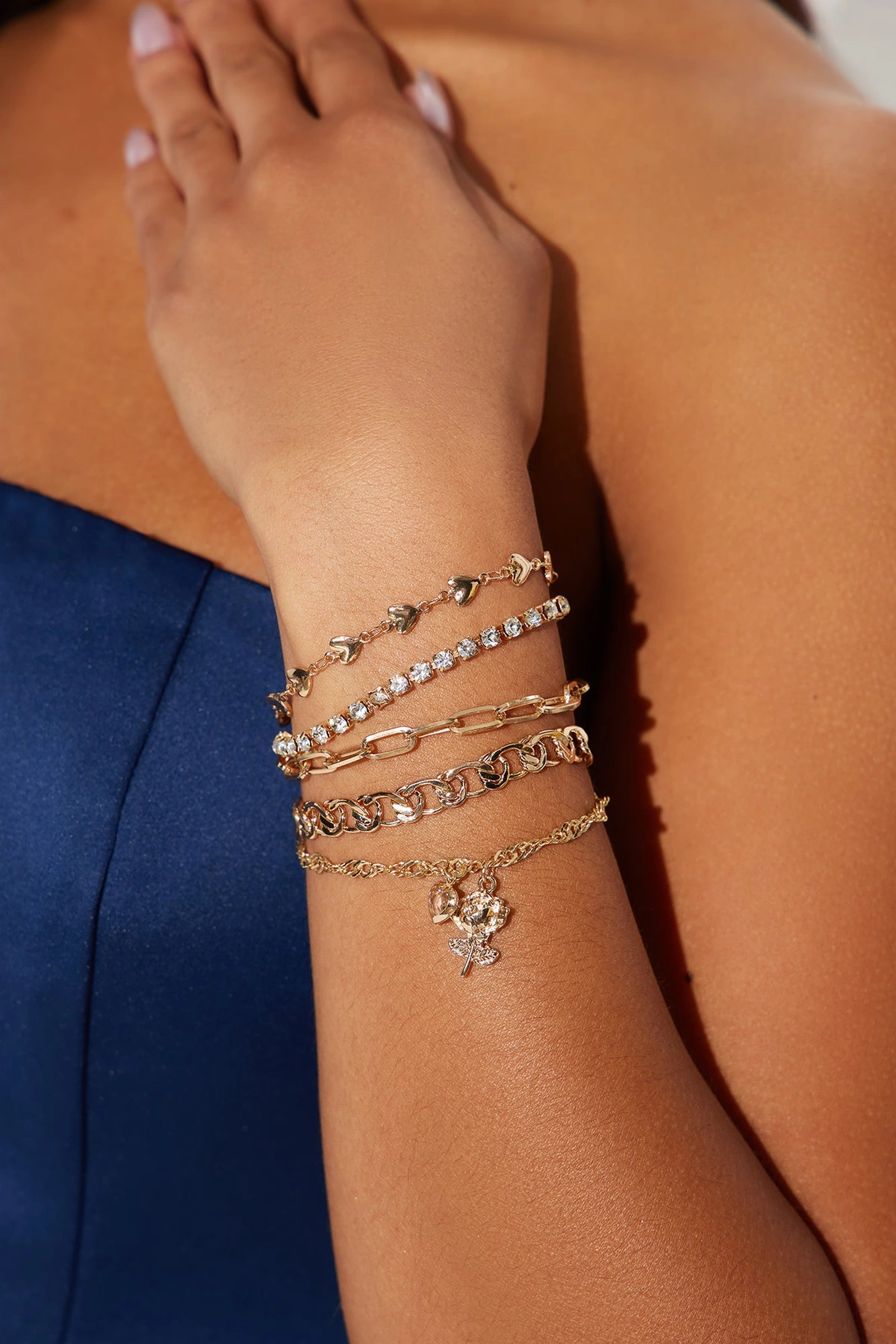 Dishing The Details 5 Piece Bracelet Set - Gold — Dourado