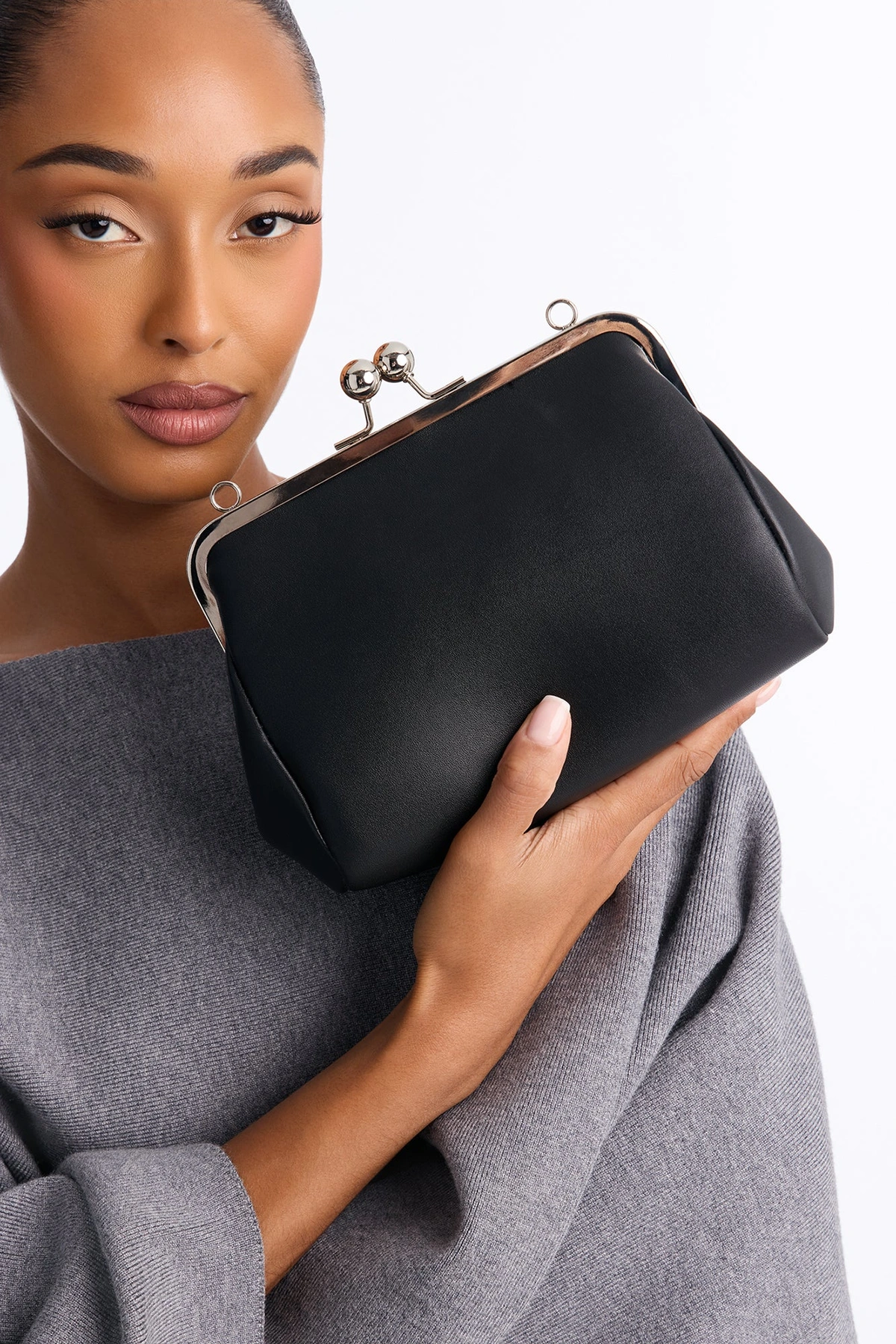 Sneak A Kiss Faux Leather Crossbody Handbag - Black — Preto
