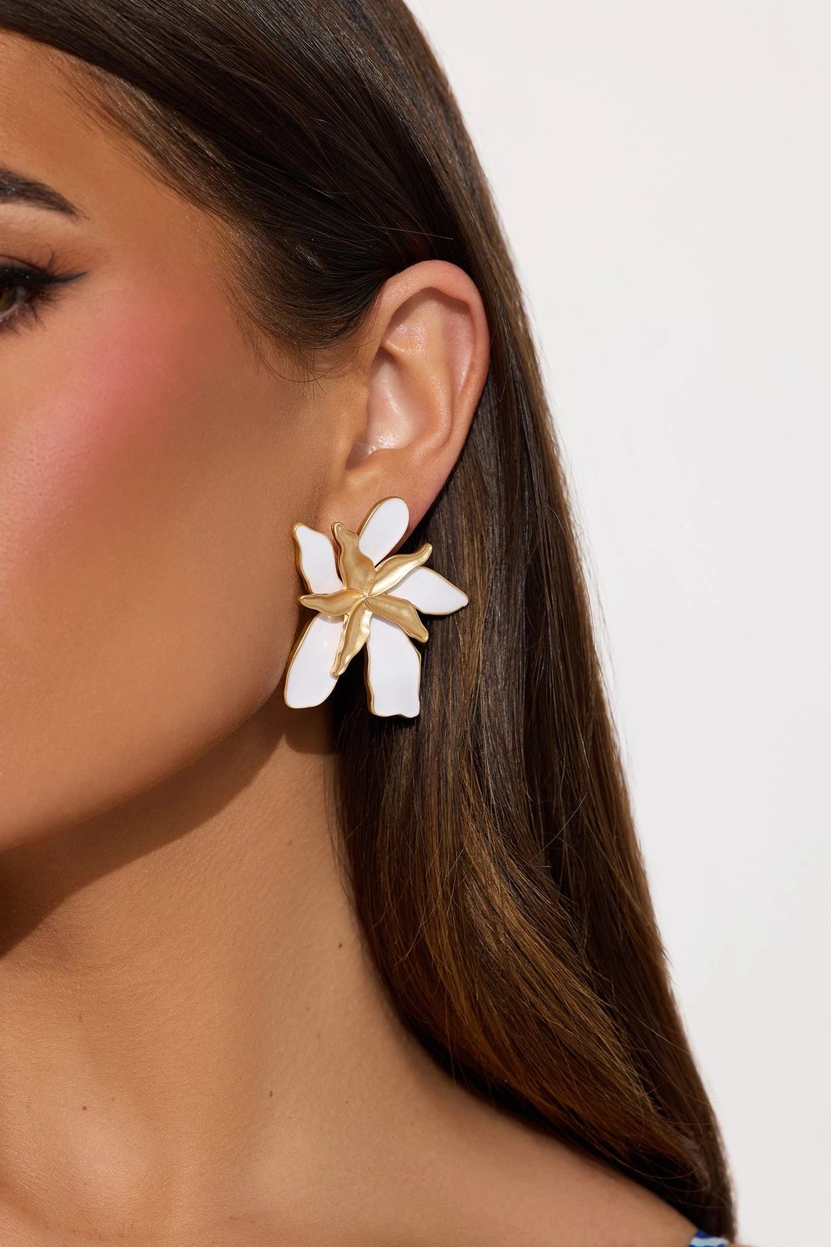 Shining Lotus Earrings - White/Gold — Branco/Dourado