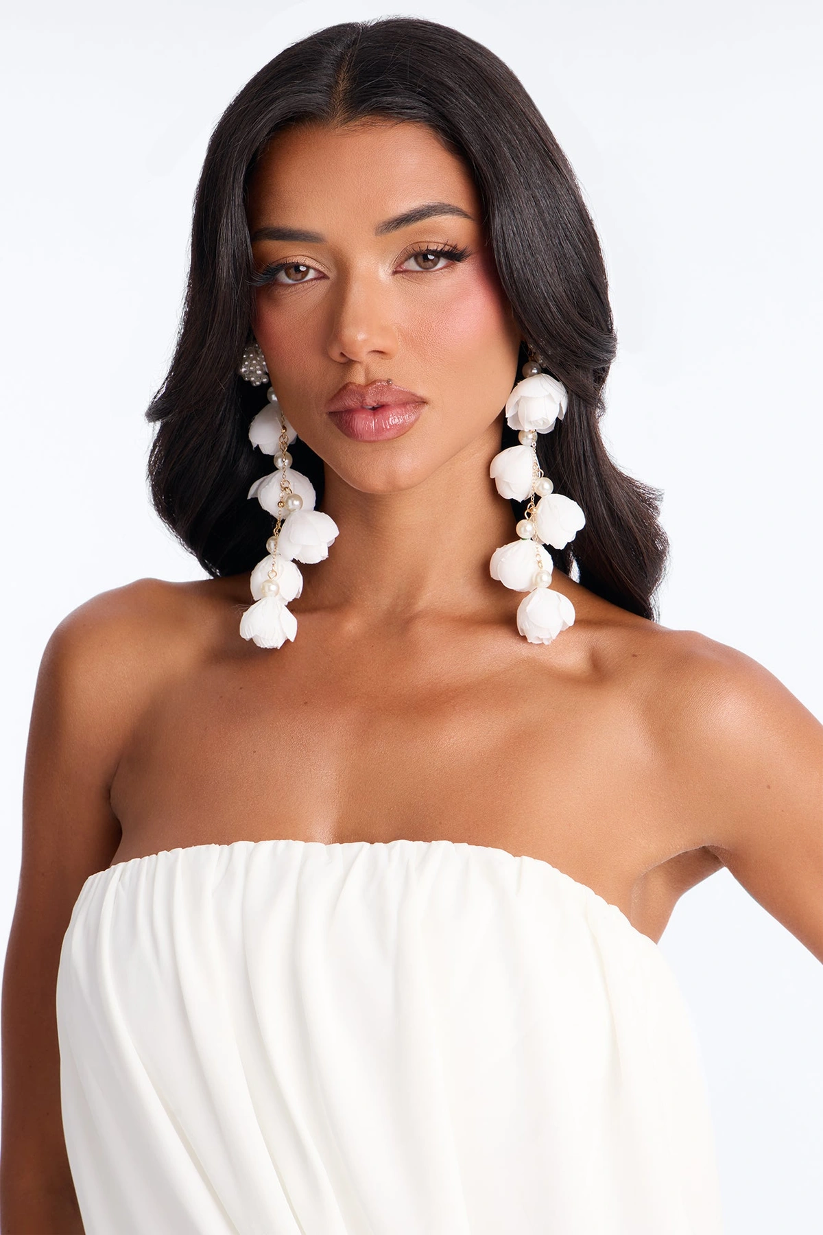 Petals And Pearls Drop Earrings - White — Branco