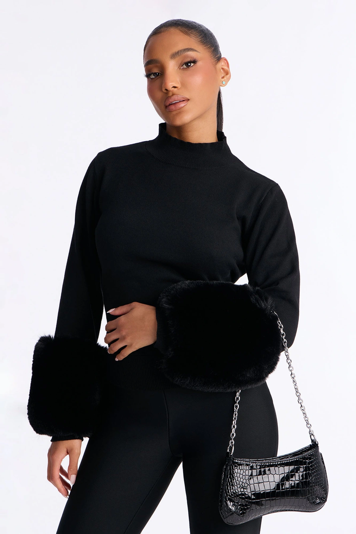 Reptile Runway Embossed Croc Handbag - Black — Preto