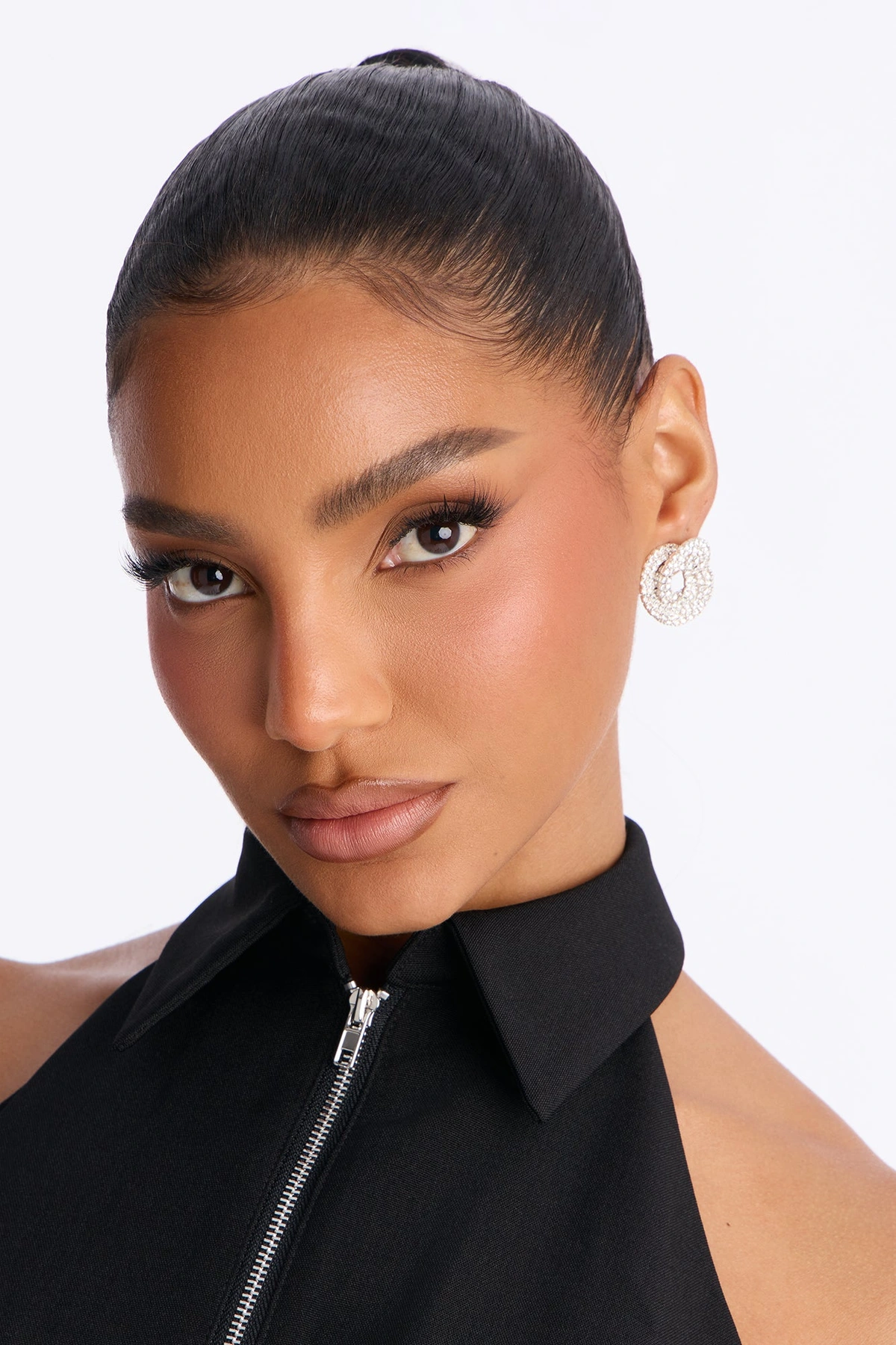 Eternal Knot Rhinestone Stud Earrings - Silver — Prateado