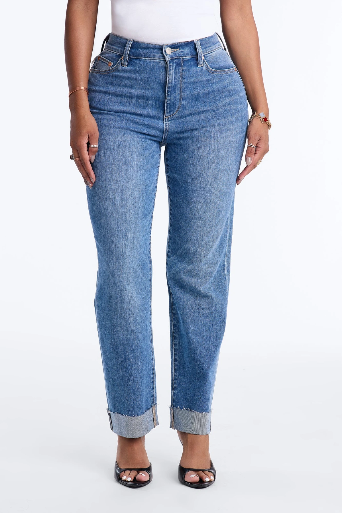 Salinas Curvy Stretch Straight Leg Jeans - Medium Wash — Ganga de lavagem média