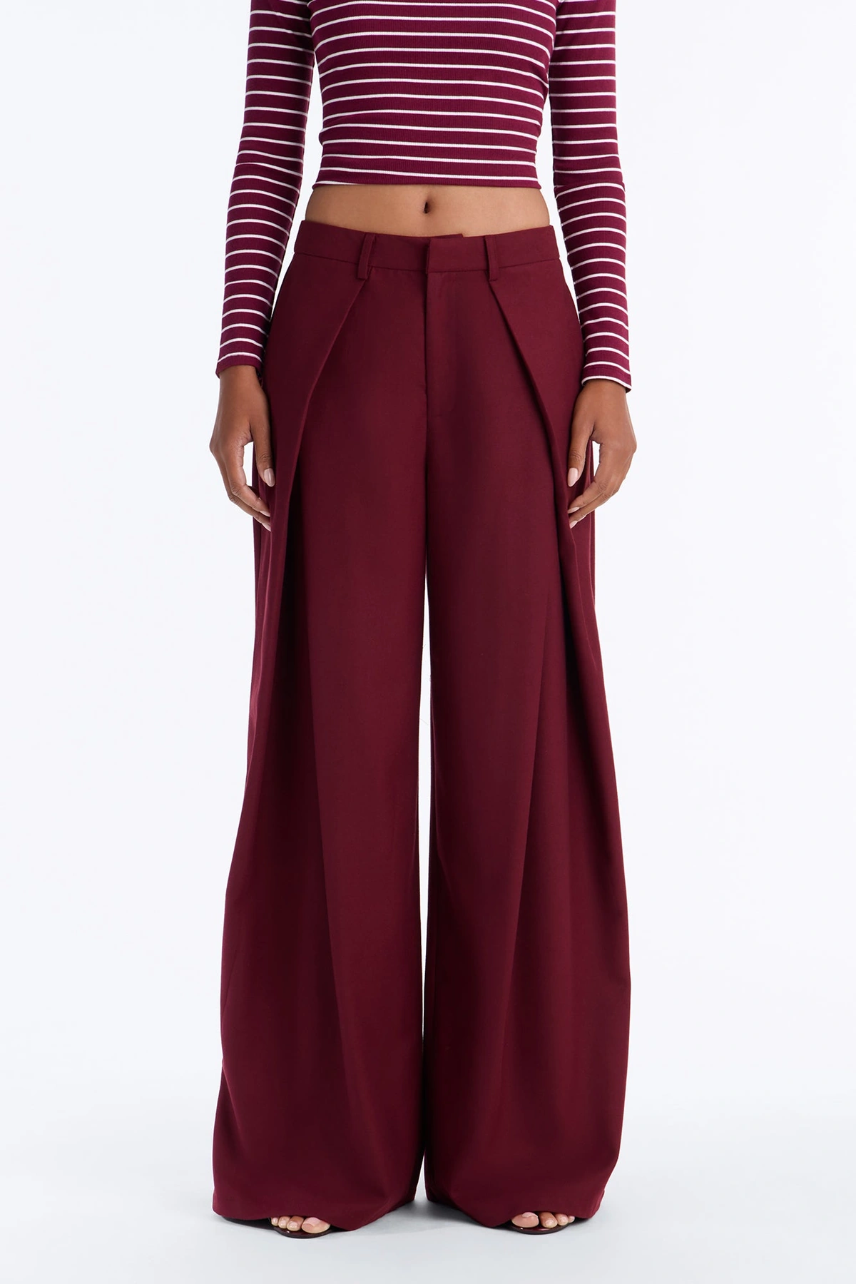 Executive Realness Pleated Wide Leg Trouser 33″ - Burgundy — Bordô