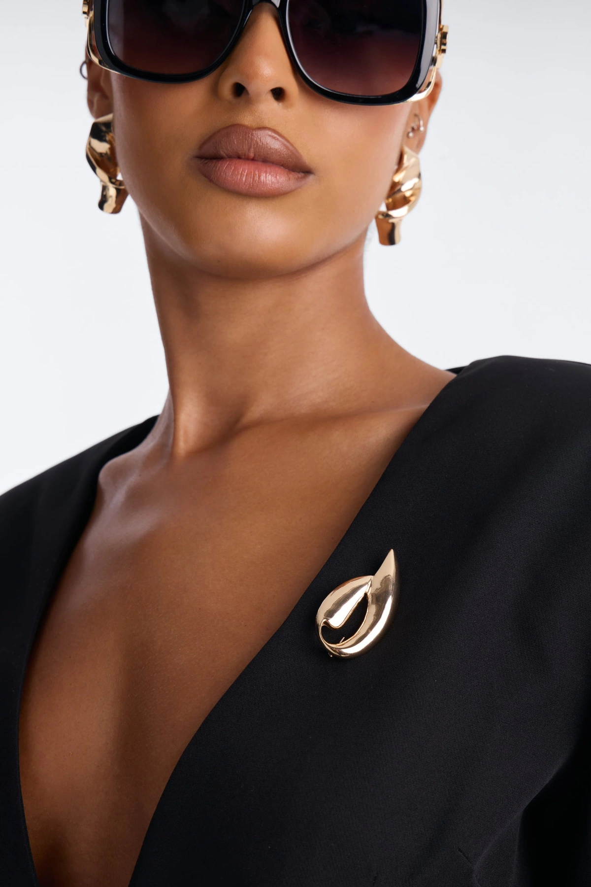 Serene Hardware Brooch - Gold — Dourado