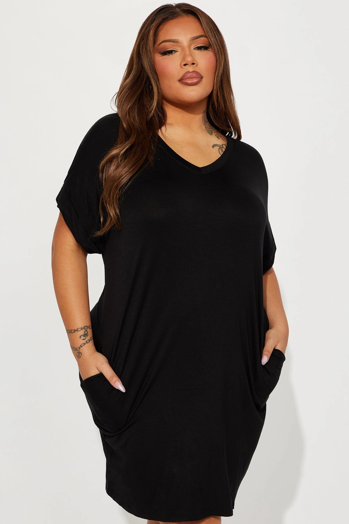 Kinsley T-Shirt Dress - Black — Preto