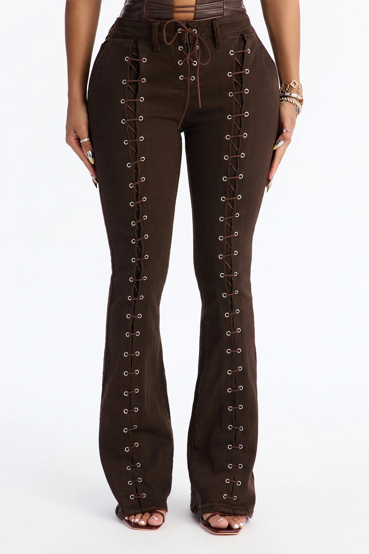 Maddy Lace Up Flare Jeans - Brown — Castanho