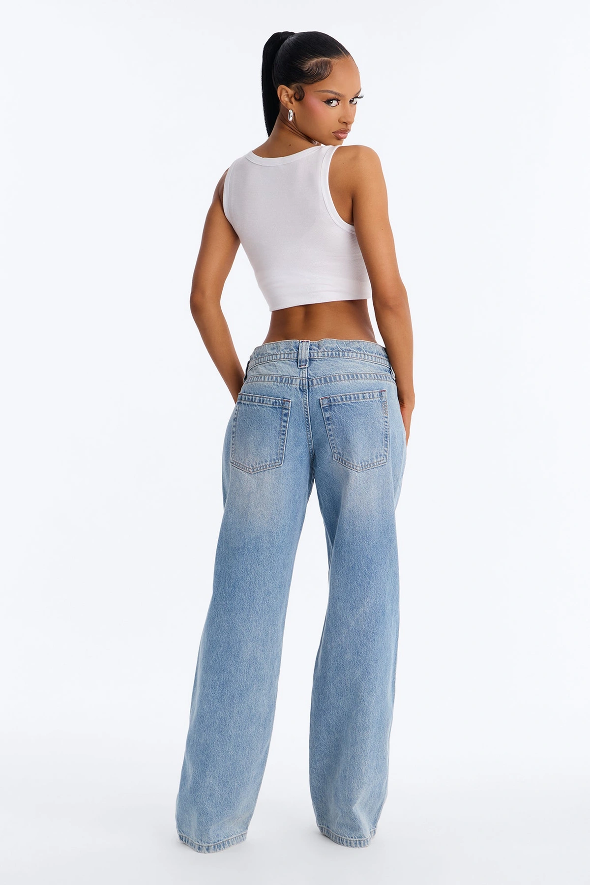Malibu Low Rise Wide Leg Jeans - Vintage Wash — Ganga de lavagem envelhecida