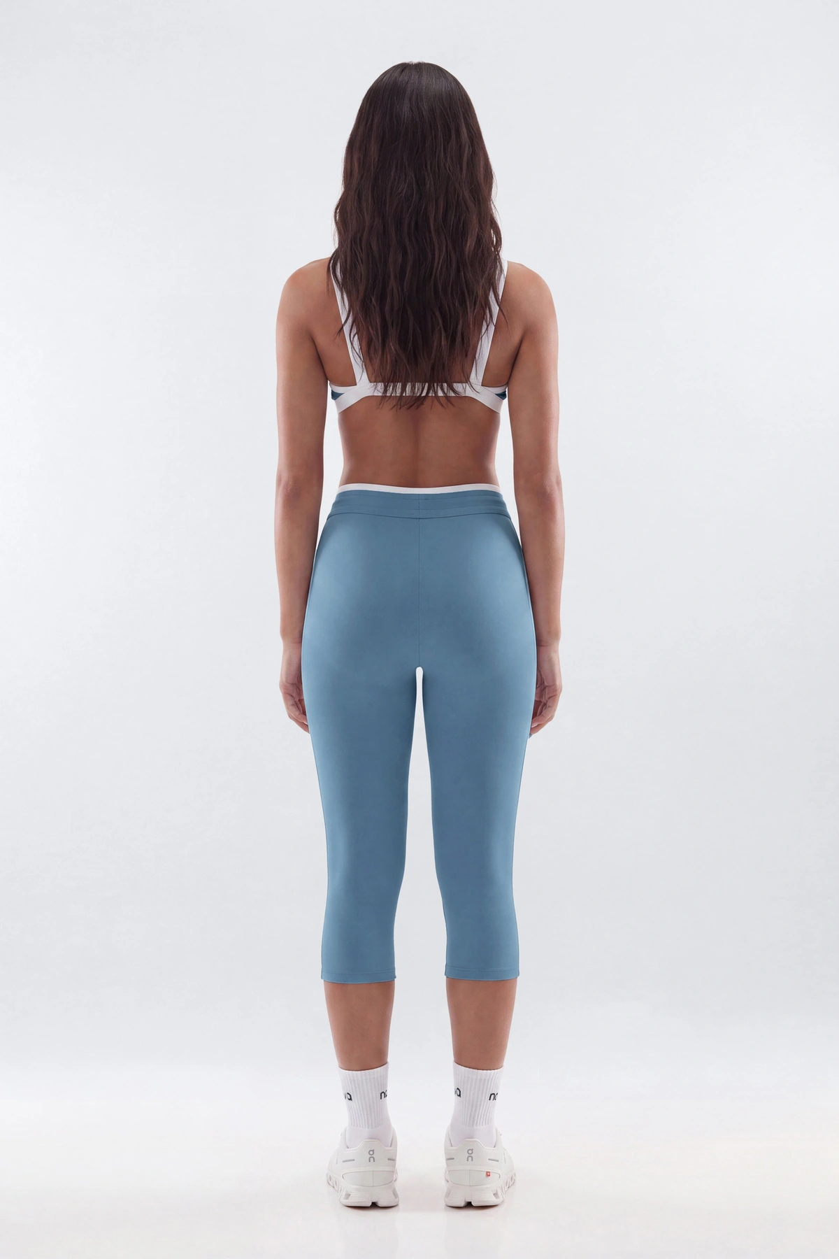 ProStretch™ 17″ Contrast Trim High Rise Capri Legging - Soft Indigo — Soft Índigo