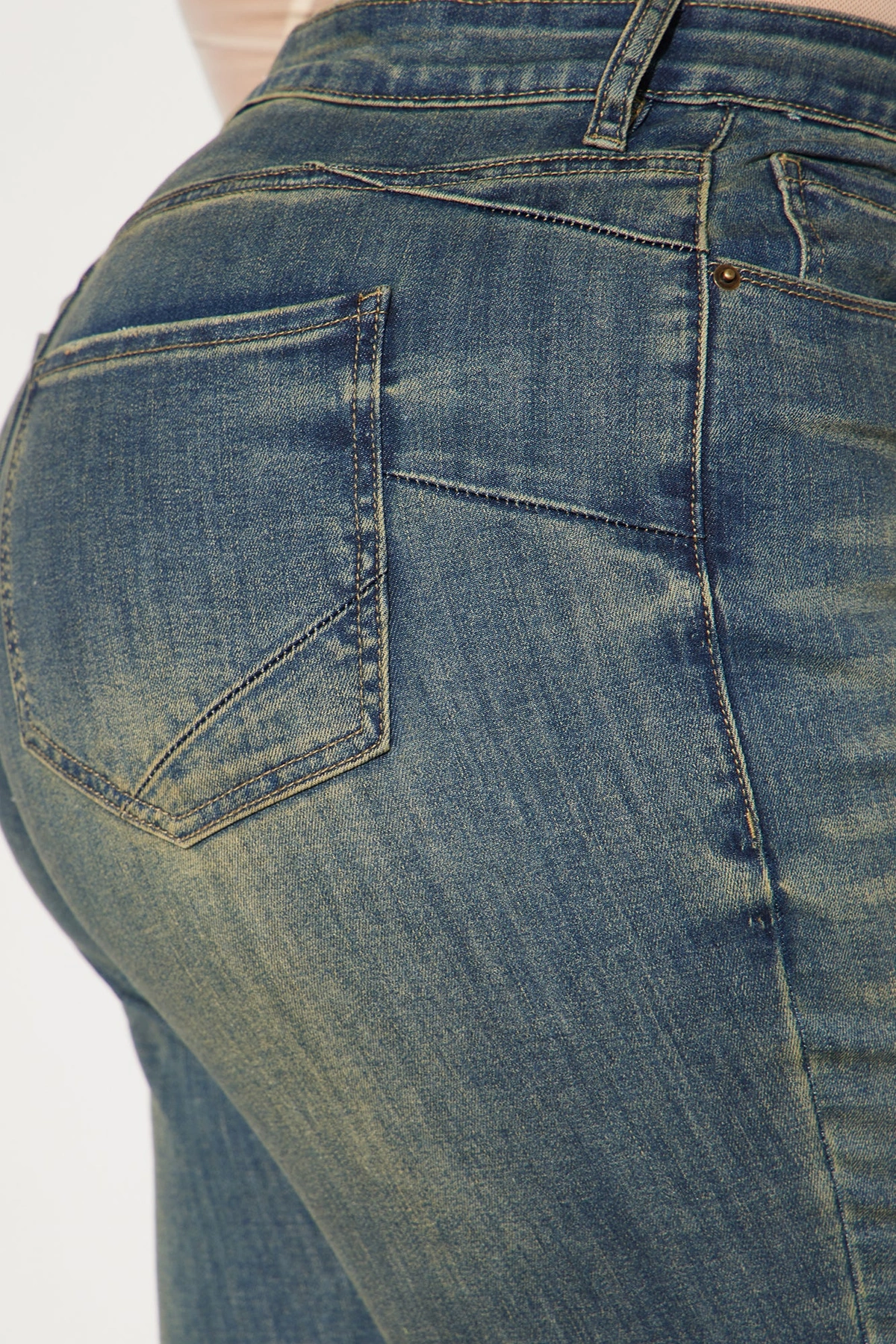 Isla Sculpting Skinny Jeans - Medium Wash — Ganga de lavagem média