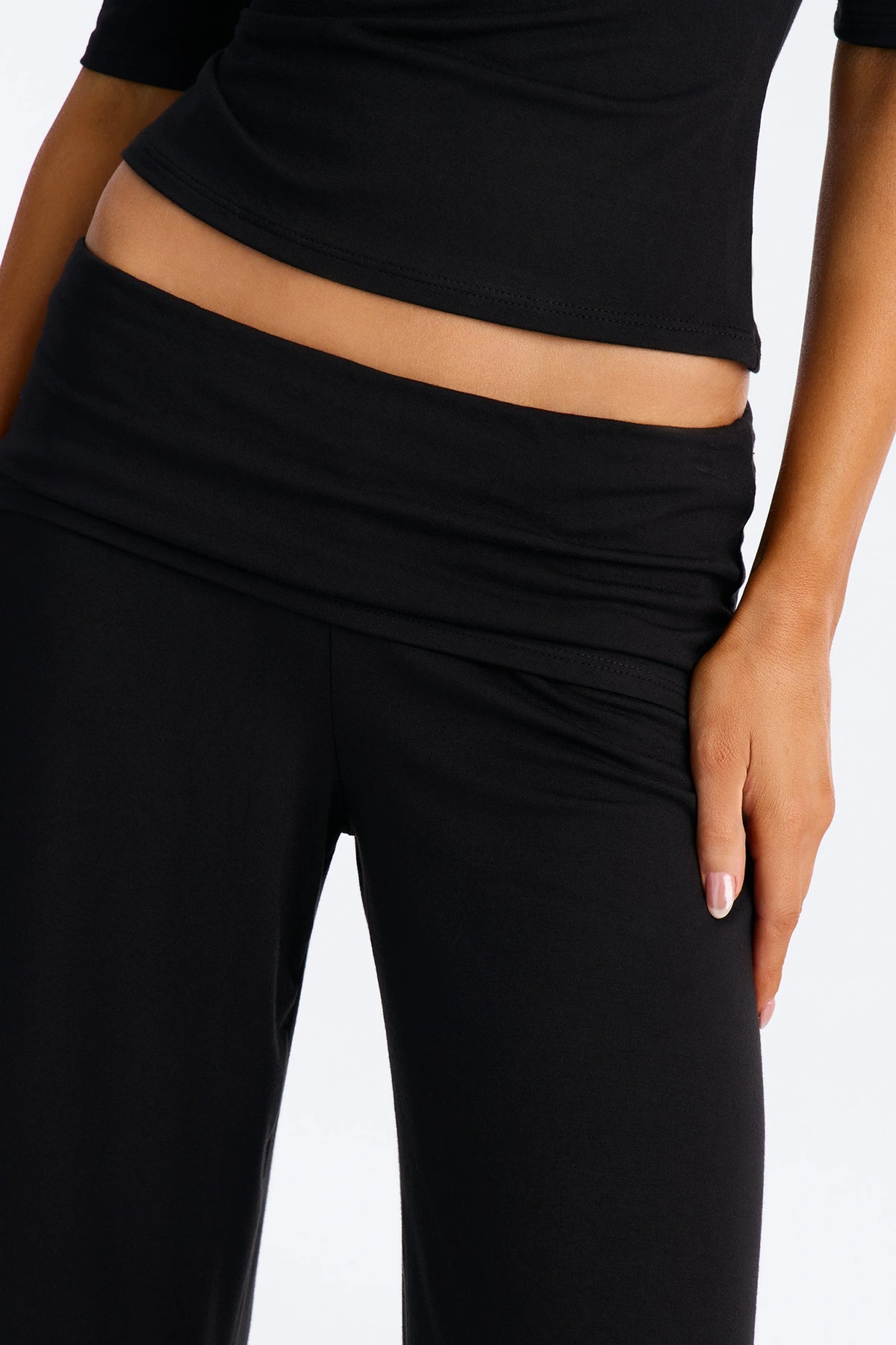 Kyla Foldover Gaucho Pant Set - Black — Preto