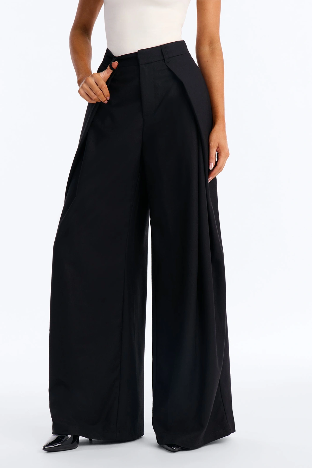 Executive Realness Pleated Wide Leg Trouser 33″ - Black — Preto