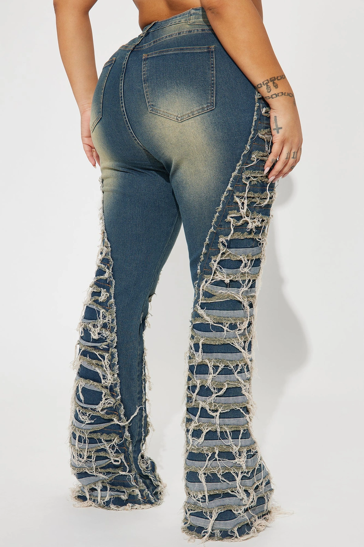 Feeling Brand New Tinted Flare Jeans - Medium Wash — Ganga de lavagem média