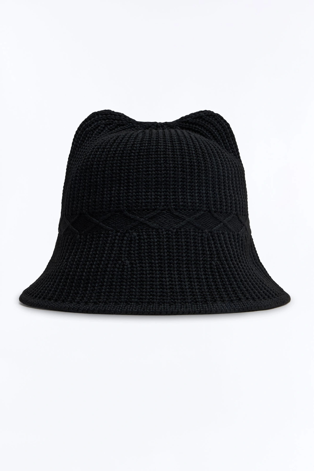 Earresistable Crochet Bucket Hat - Black — Preto