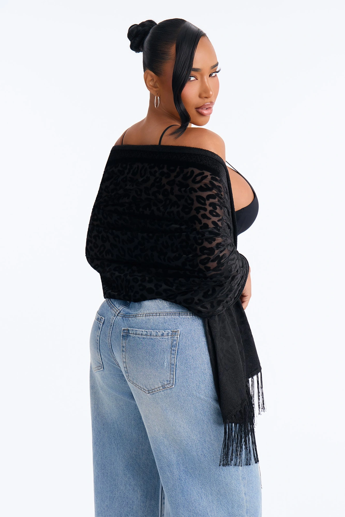 A Wild Affair Burnout Sheer Velvet Shawl - Black — Preto