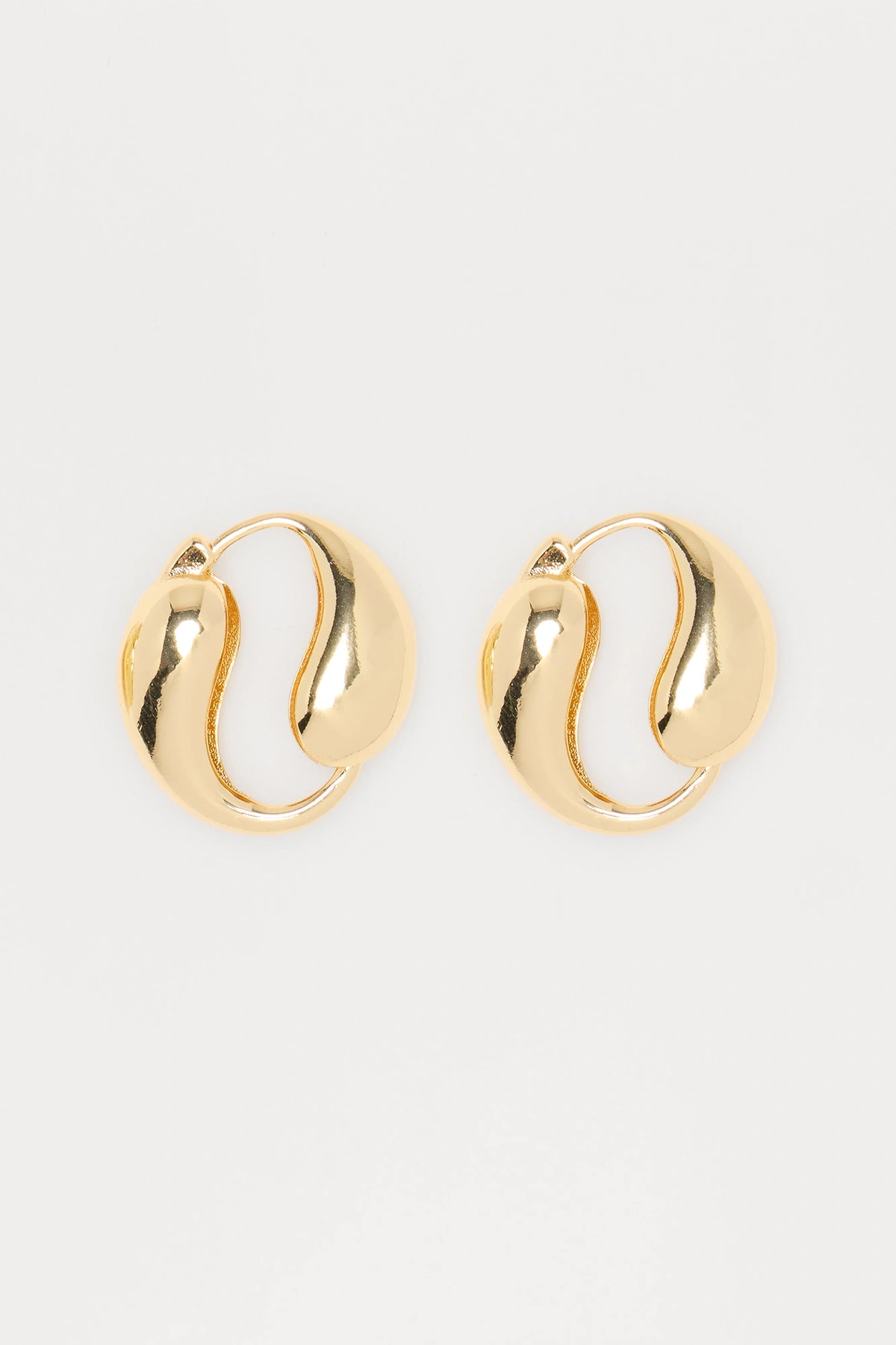 Yin To My Yang Hoop Earrings - Gold — Dourado