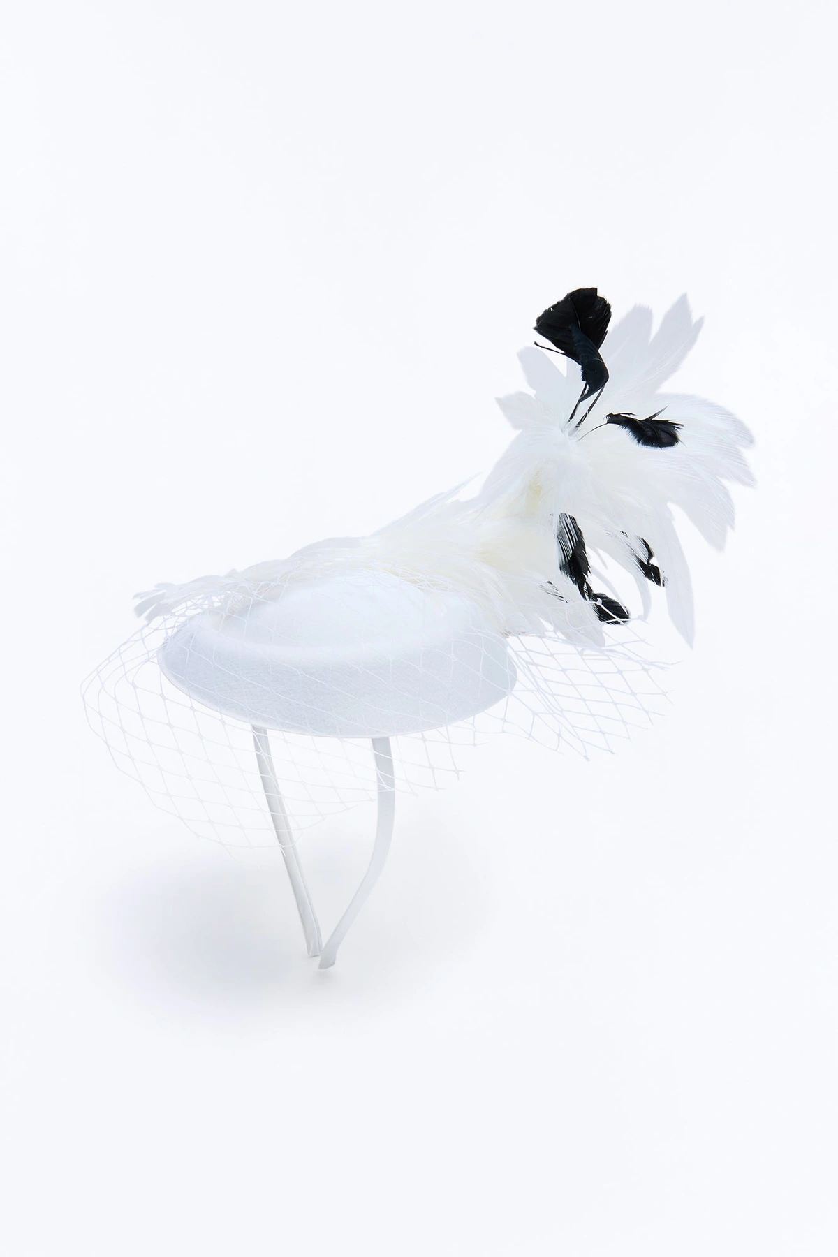 Main Act Fascinator - White — Branco