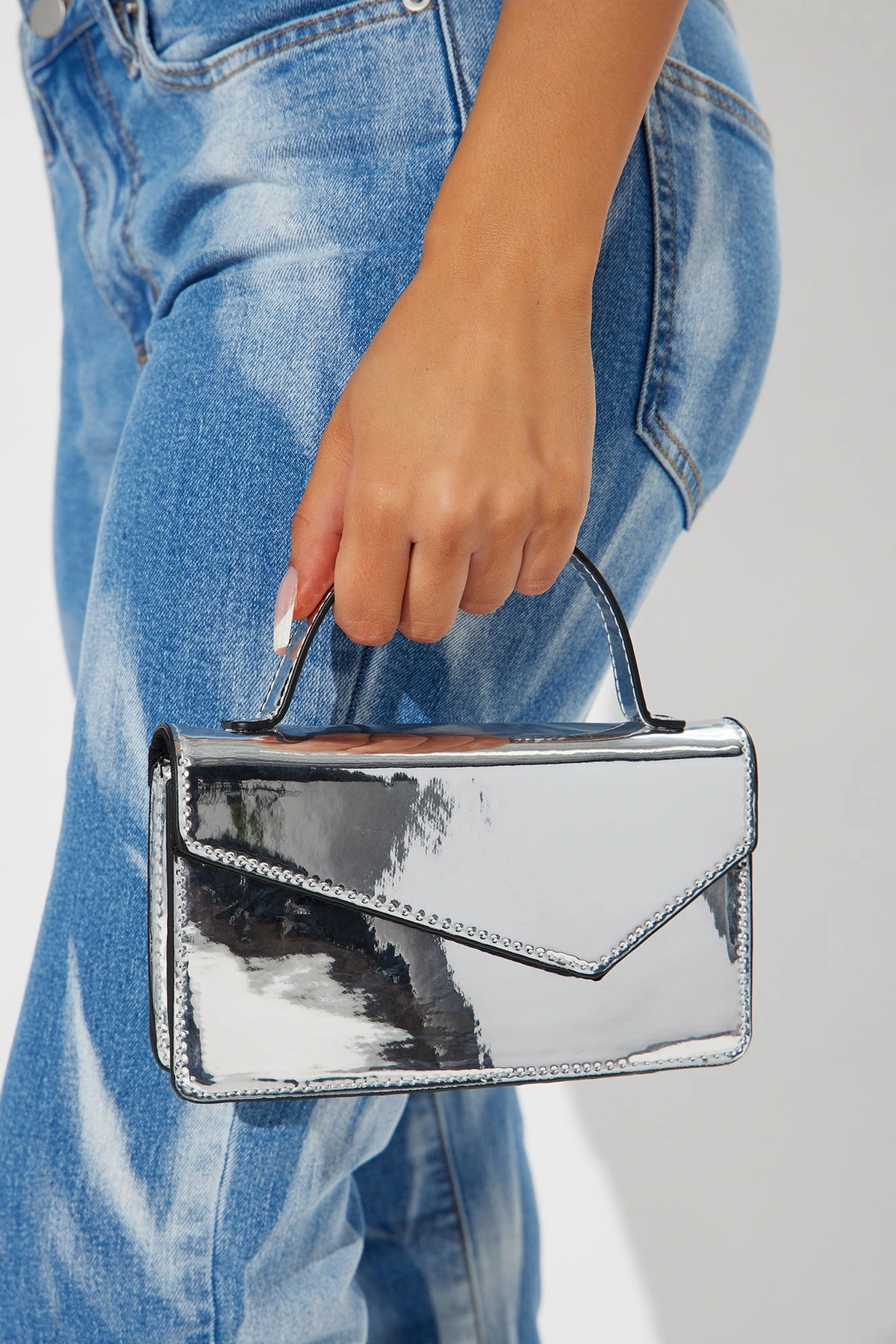 Checking My Reflection Handbag - Silver — Prateado