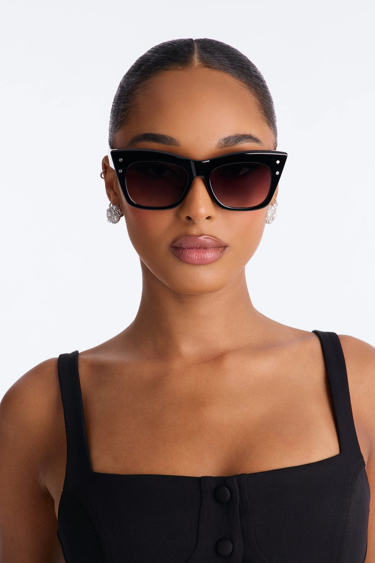 Lip Service Sunglasses - Black — Preto
