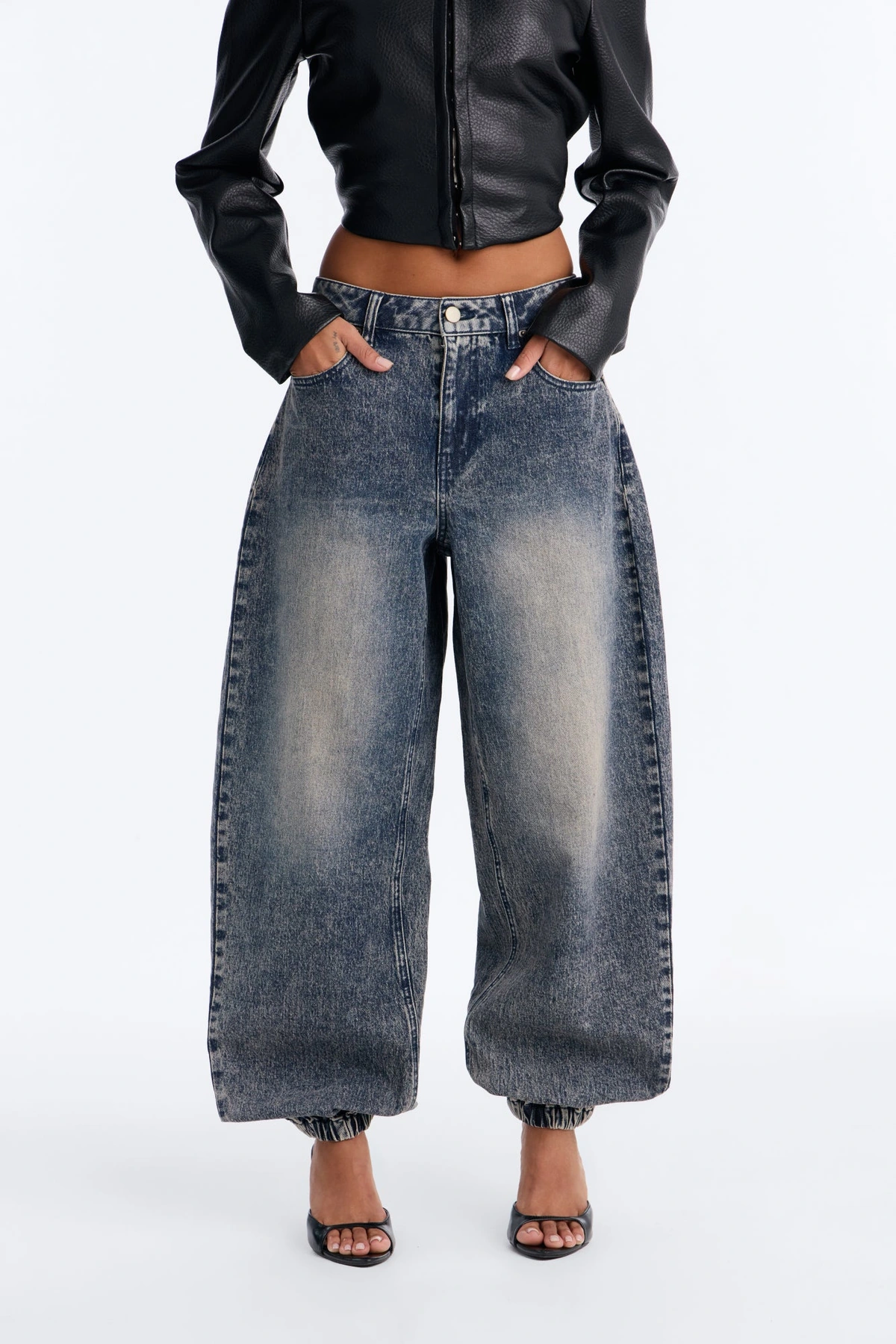 Run The City Denim Jogger Jeans - Vintage Wash — Ganga de lavagem envelhecida