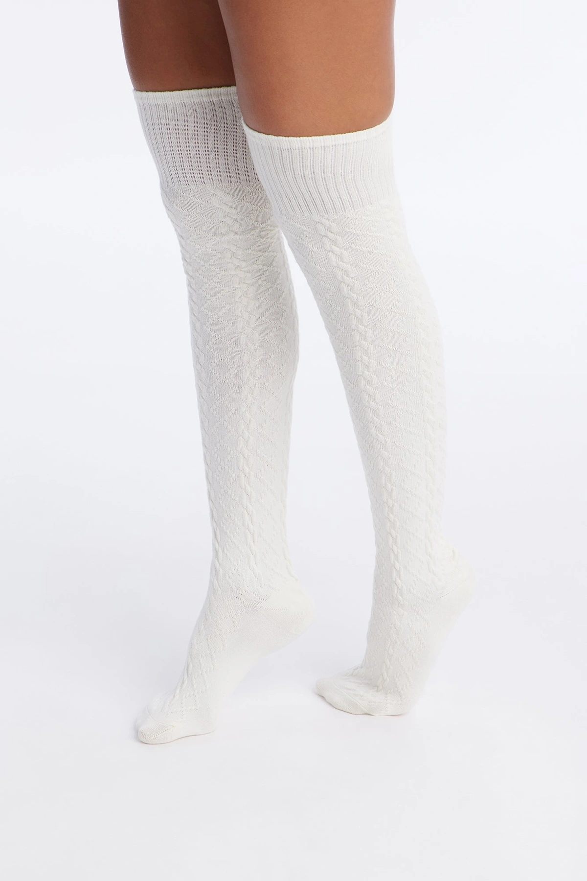 Long Winter Over The Knee Socks - Ivory — Marfim