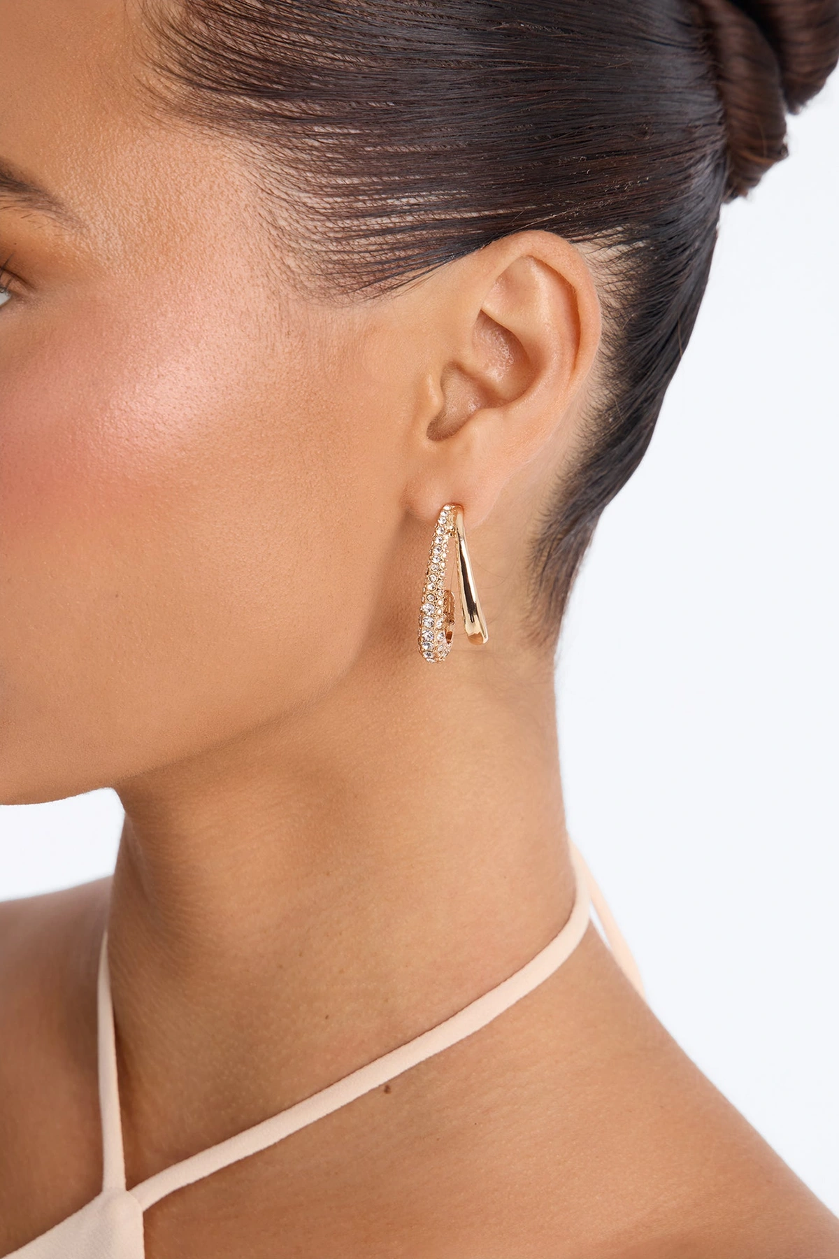 We're Going Out Hoop Earrings - Gold — Dourado