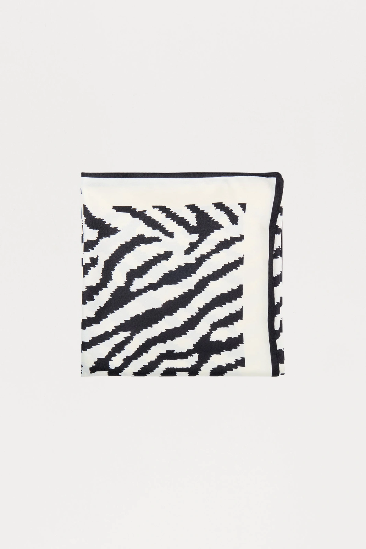In A Dazed Zebra Head Scarf - Black/White — Preto/Branco