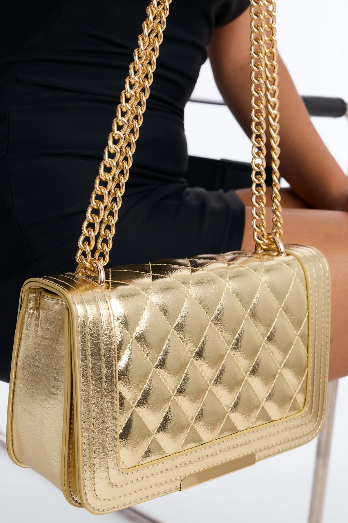 Leave The Rest Behind Crossbody Bag - Gold — Dourado