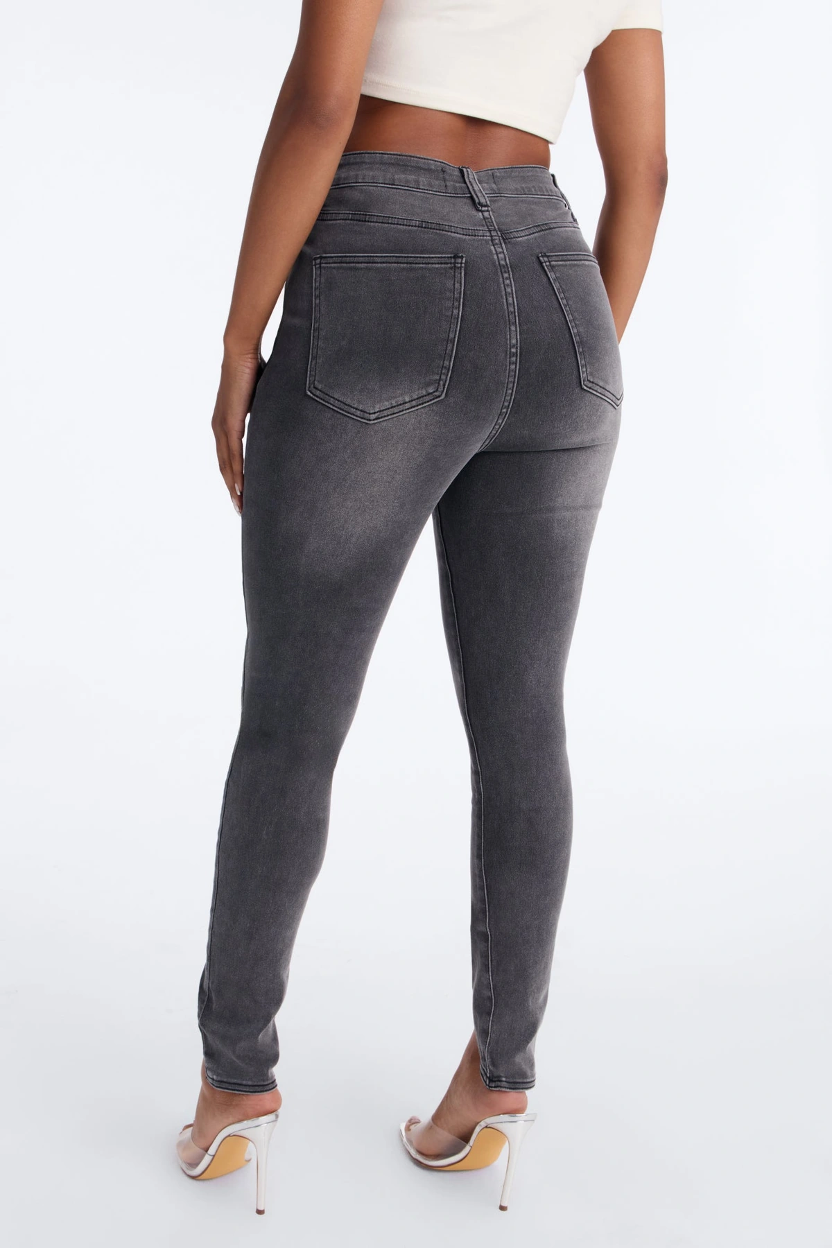 Out Past Midnight High Rise Stretch Skinny Jeans - Black — Preto