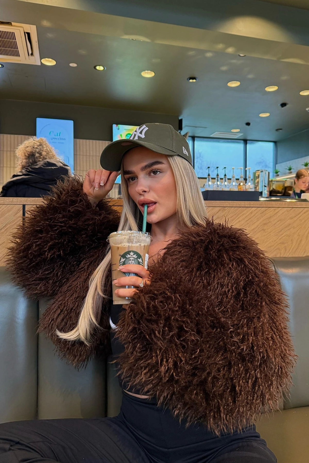 Sydney Faux Fur Coat - Brown — Castanho