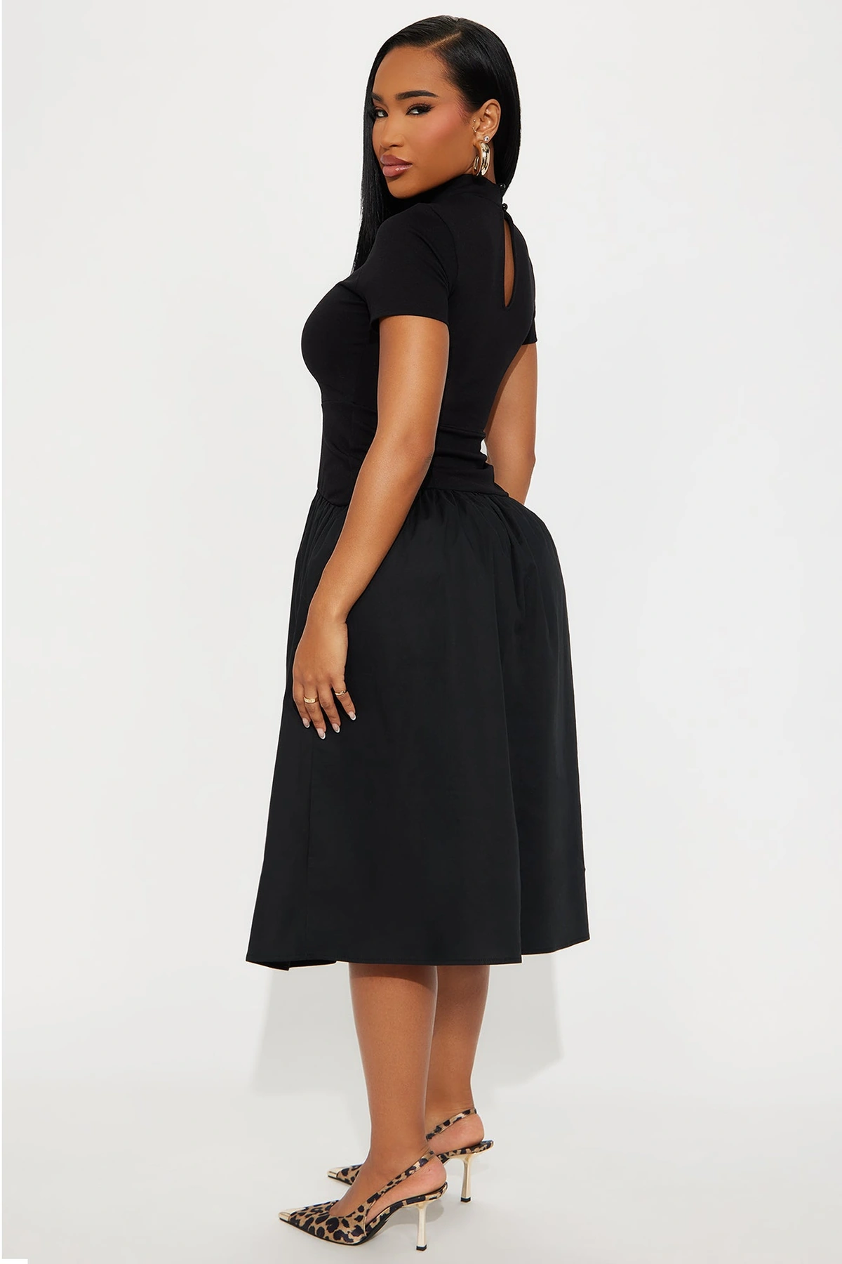 Kennedy Short Sleeve Drop Waist Midi Dress - Black — Preto
