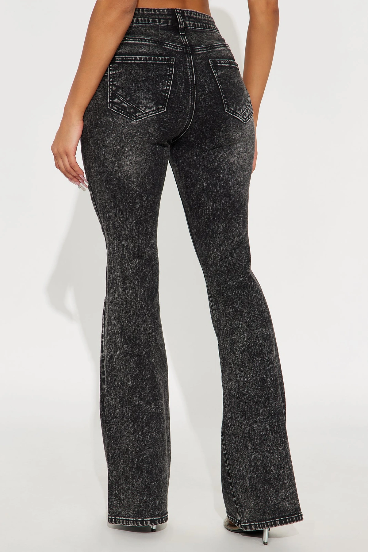Gemma Sculpting Stretch Flare Jeans - Black — Preto