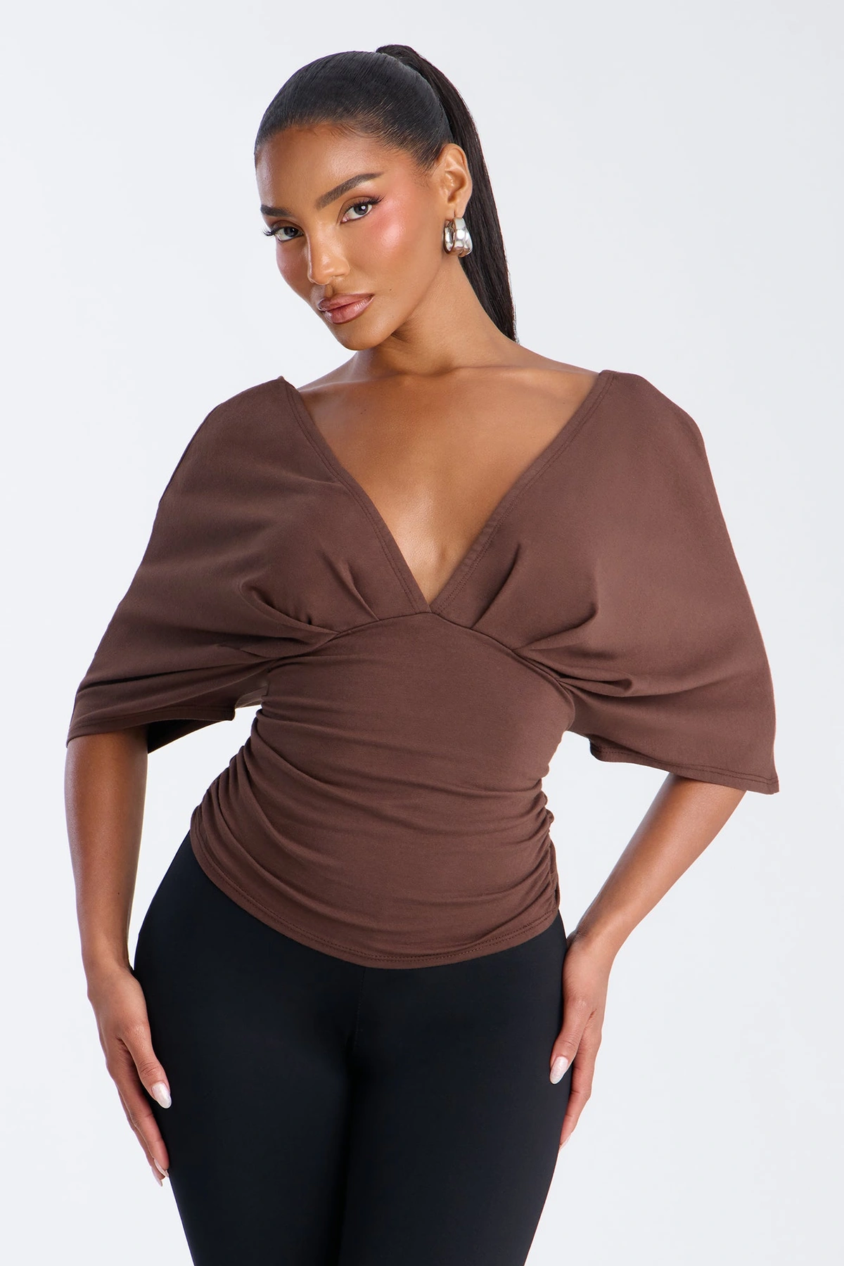 Taylor Cinched Waist Ruched Short Sleeve Top - Brown — Castanho