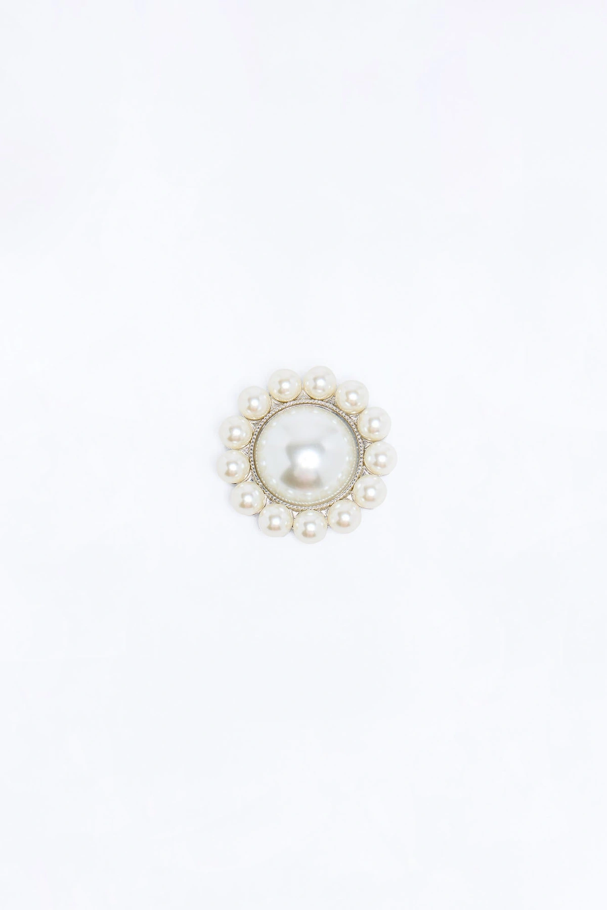 Pearly Things Brooch - White/Silver — Branco/Prateado